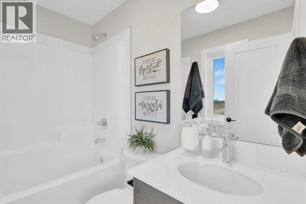 Photo 12 of 13 Gray Close, Sylvan Lake AB