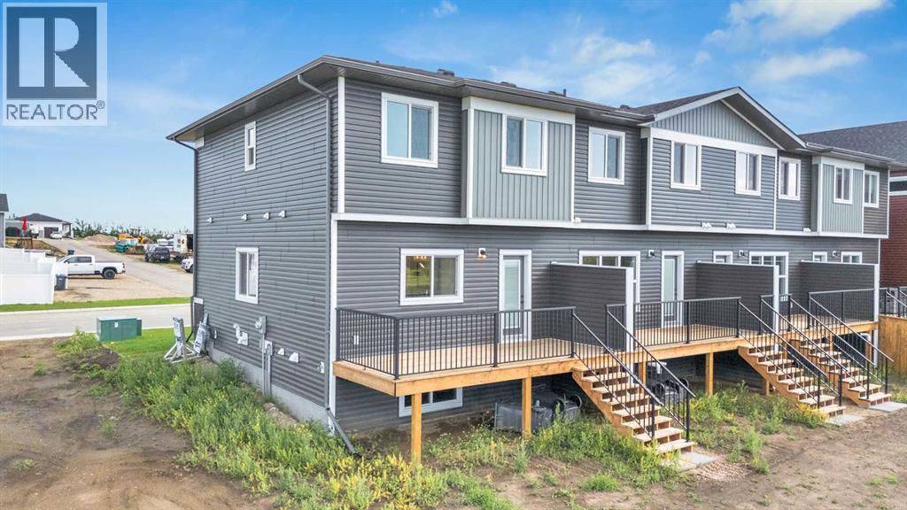 Photo 8 of 13 Gray Close, Sylvan Lake AB