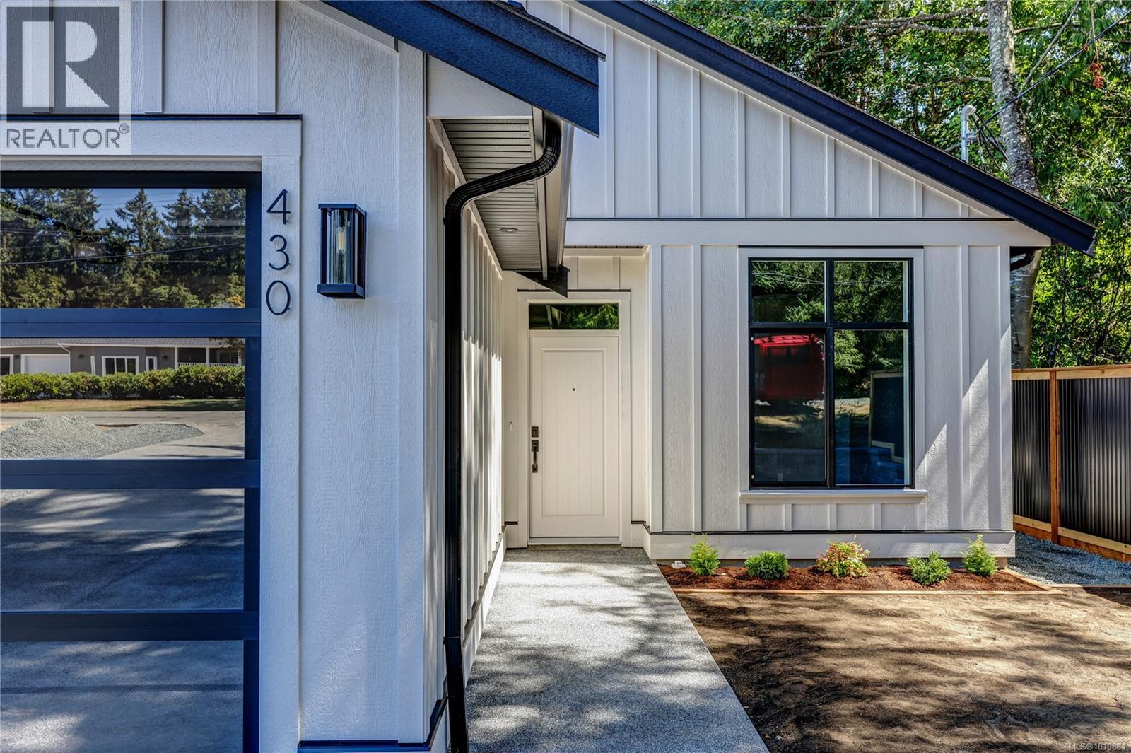Photo 6 of 430 Craig St, Parksville BC