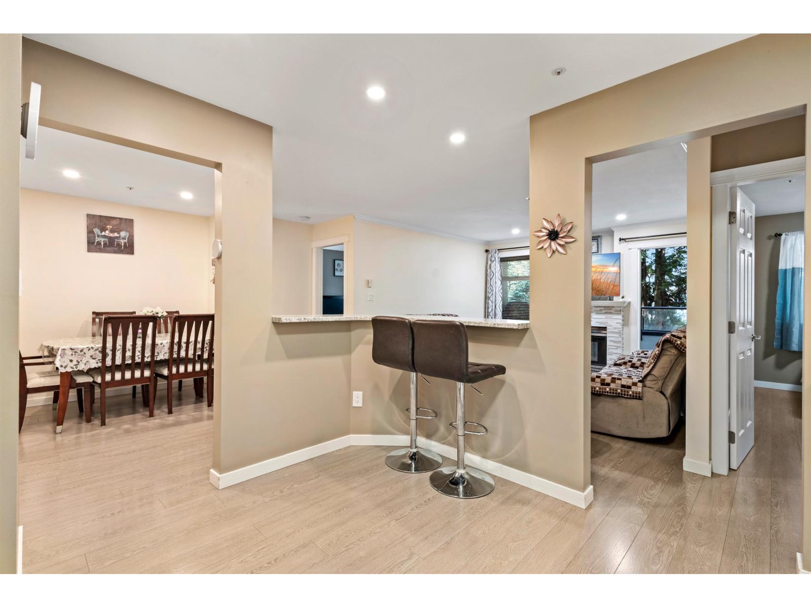 Photo 19 of 206 2526 Lakeview Crescent, Abbotsford BC
