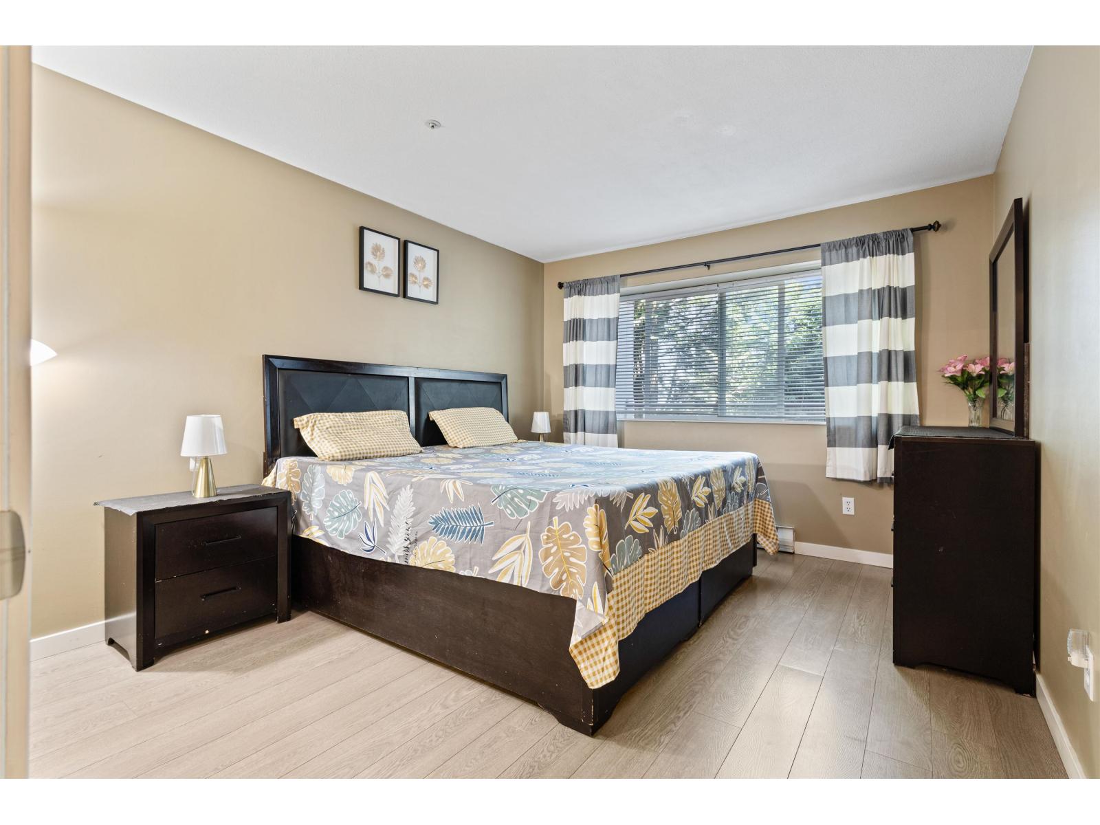 Photo 4 of 206 2526 Lakeview Crescent, Abbotsford BC