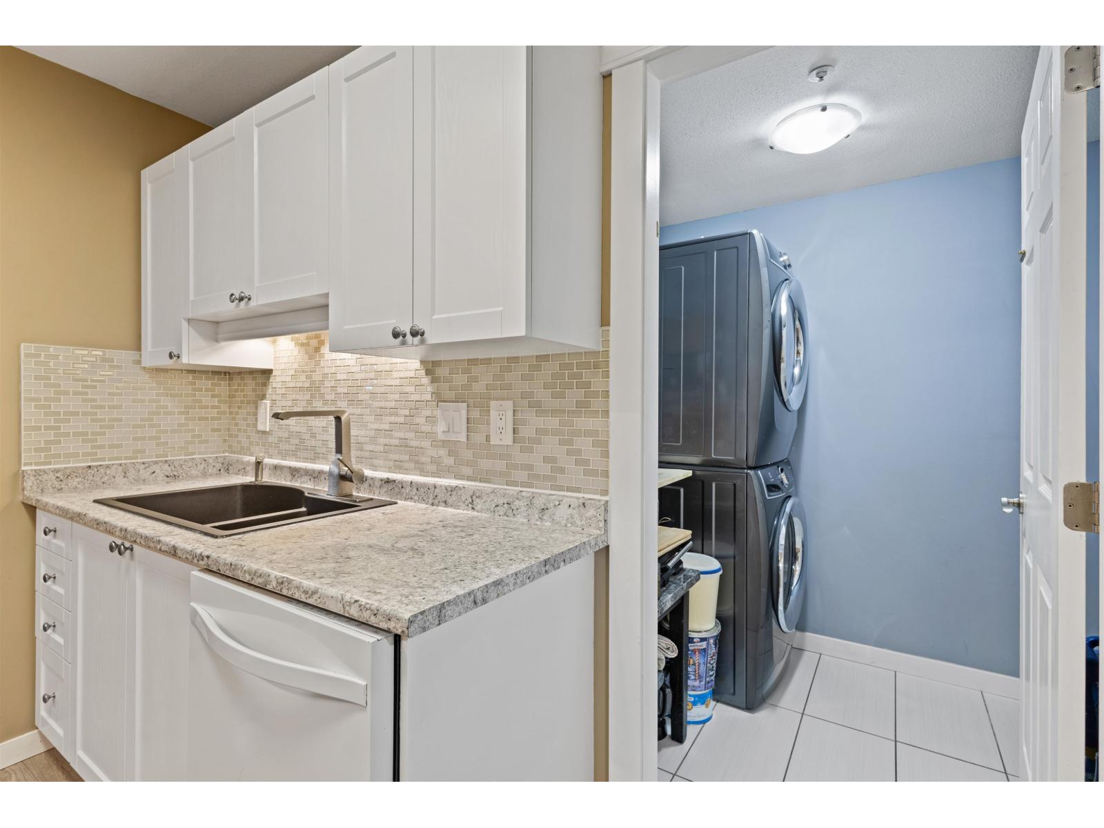 Photo 16 of 206 2526 Lakeview Crescent, Abbotsford BC