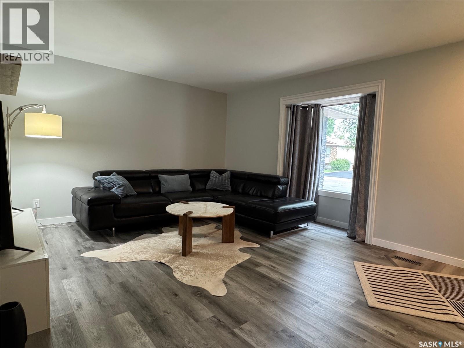 Photo 6 of 3107 7th Avenue E, Regina SK
