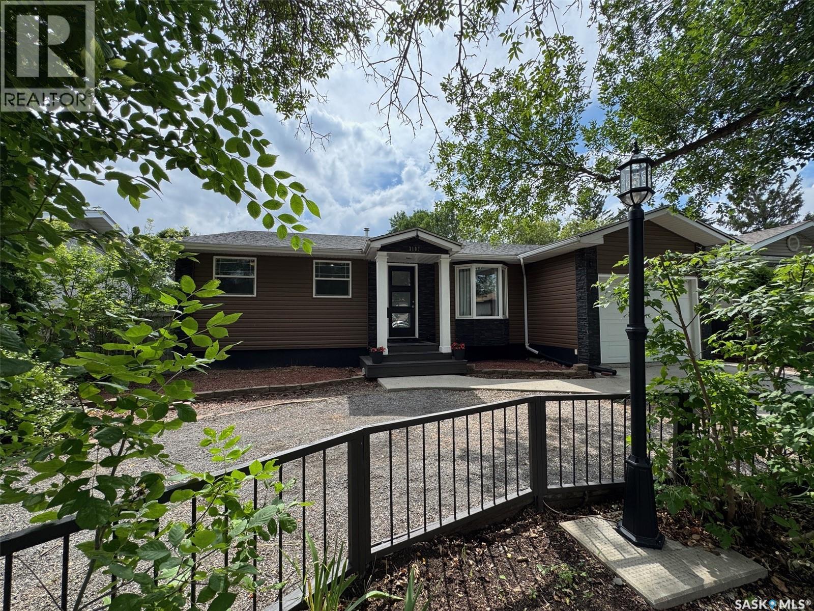 Photo 2 of 3107 7th Avenue E, Regina SK