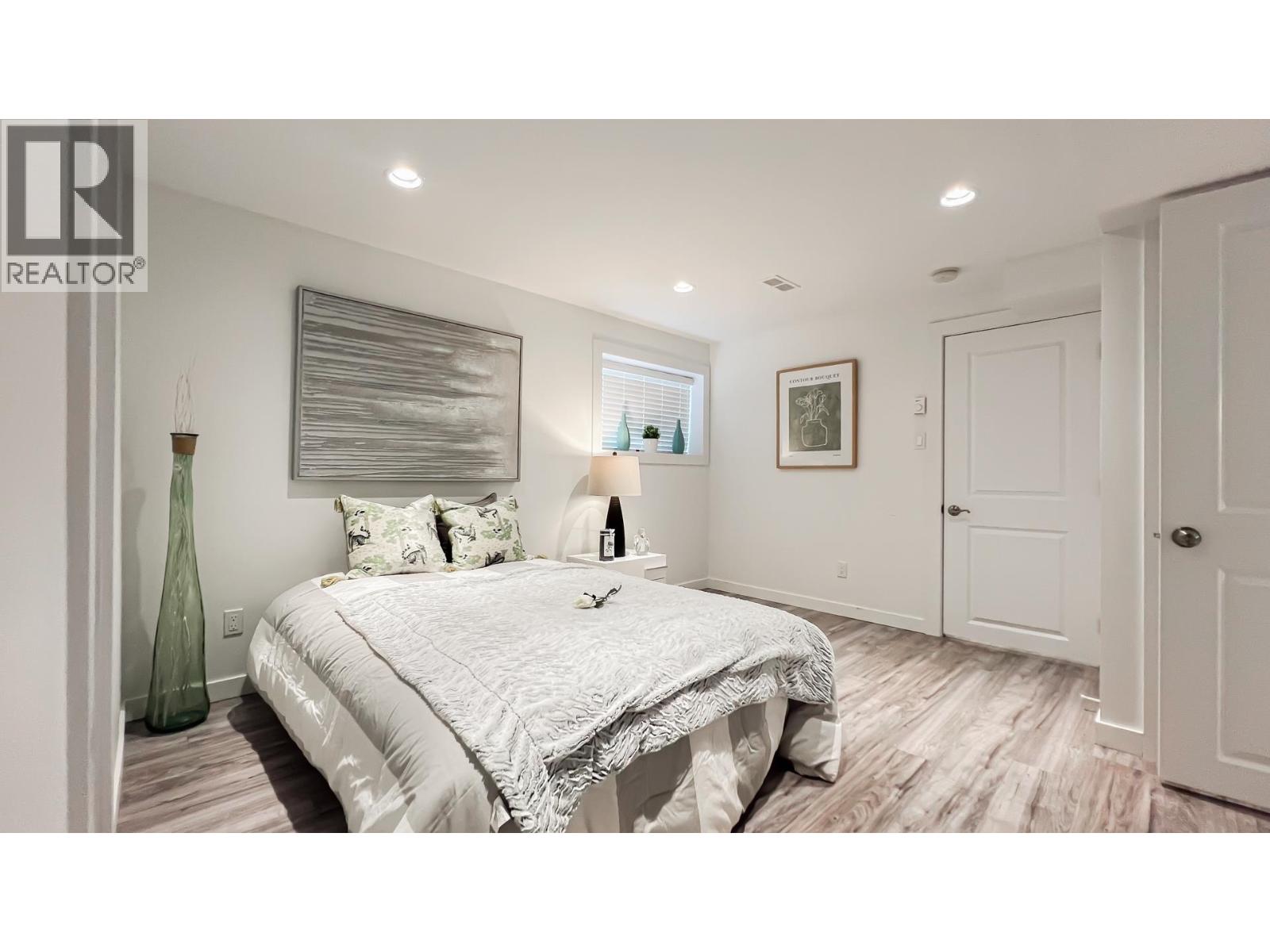 Photo 31 of 6656 Butler Street, Vancouver BC