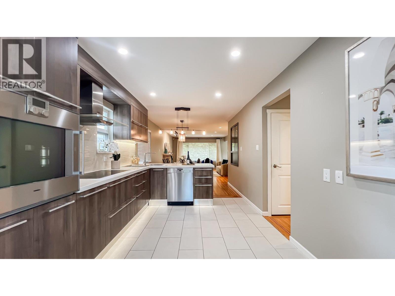 Photo 8 of 6656 Butler Street, Vancouver BC