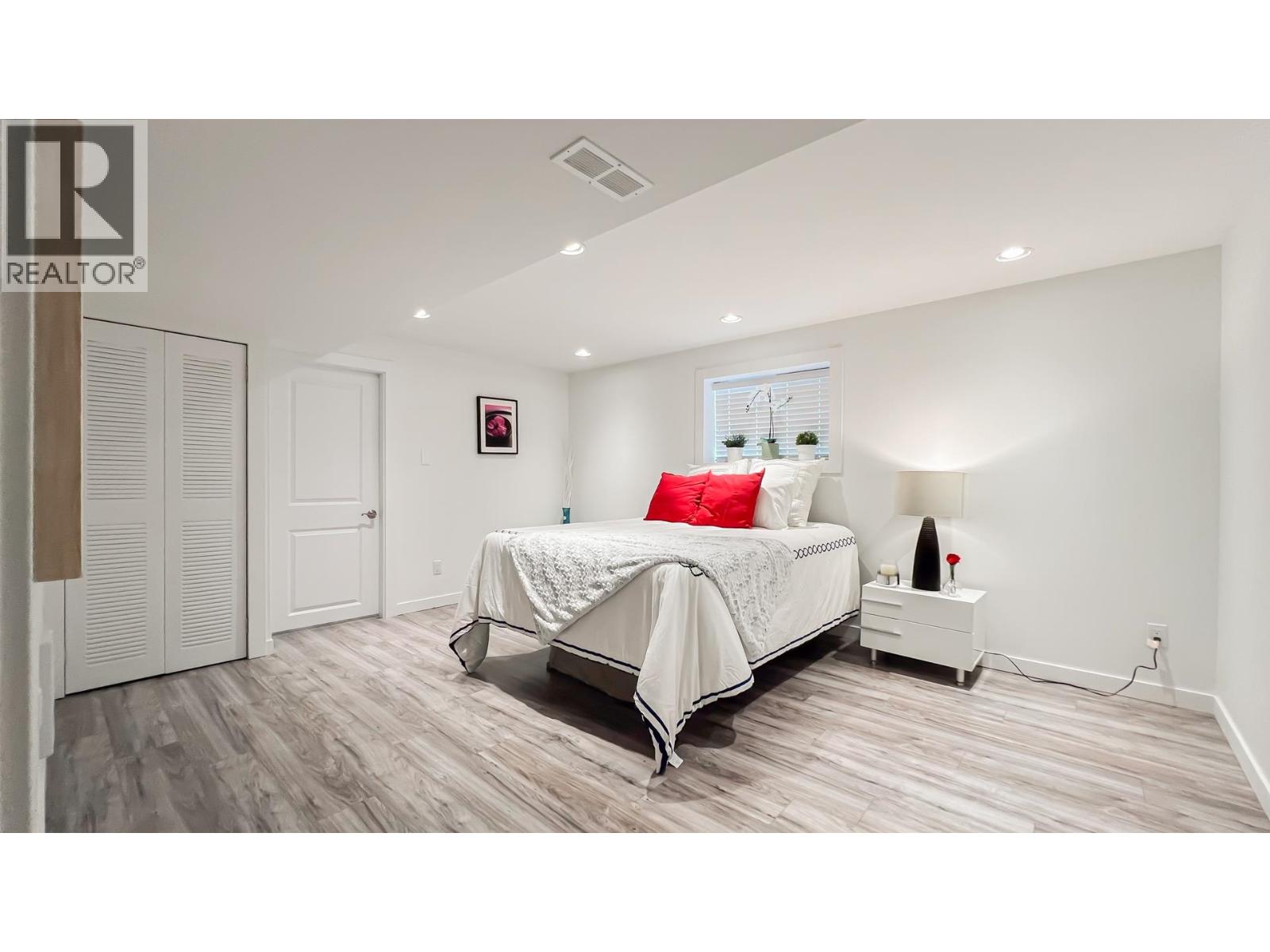 Photo 6 of 6656 Butler Street, Vancouver BC