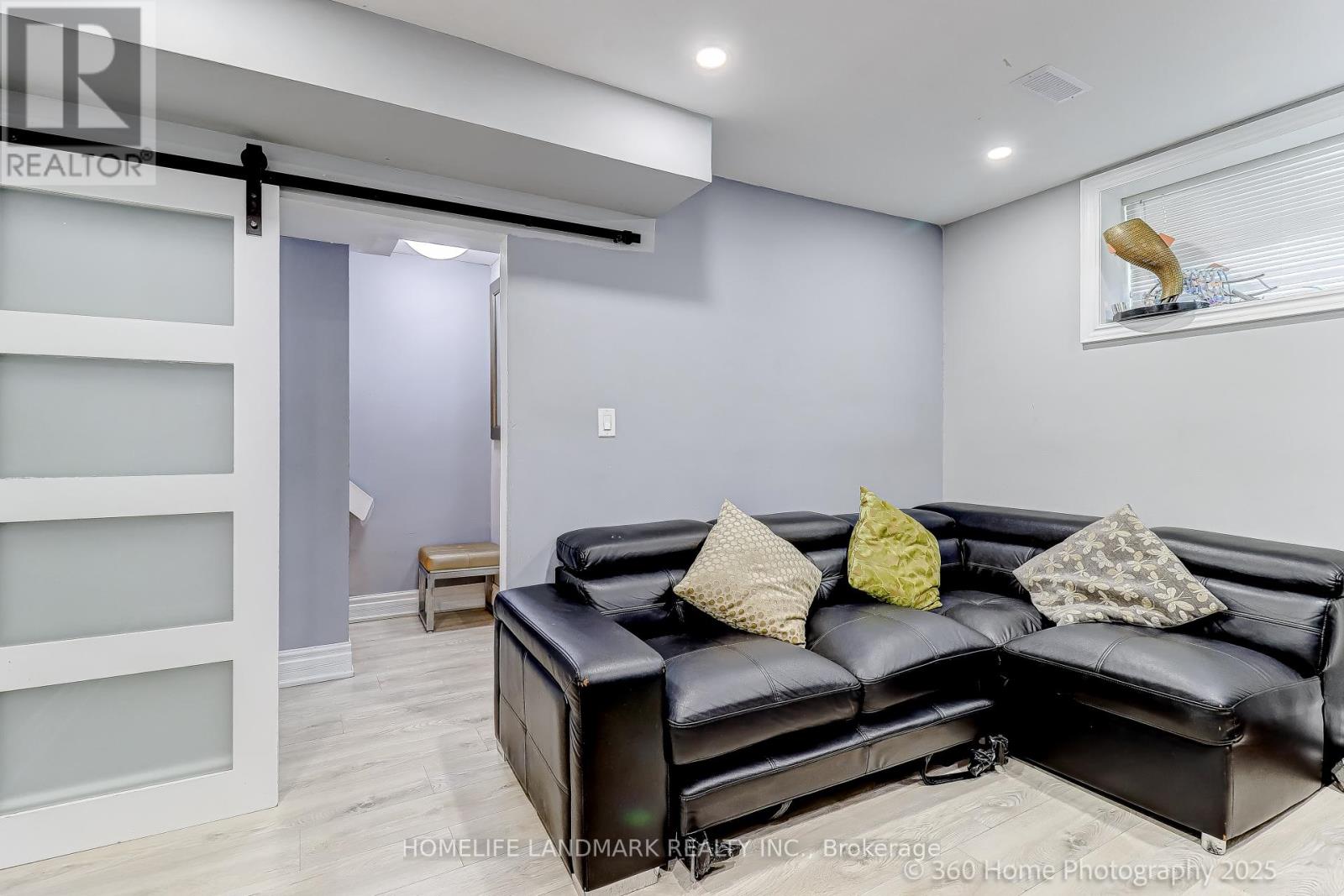 Photo 11 of 3 361 Birchmount Road, Toronto ON