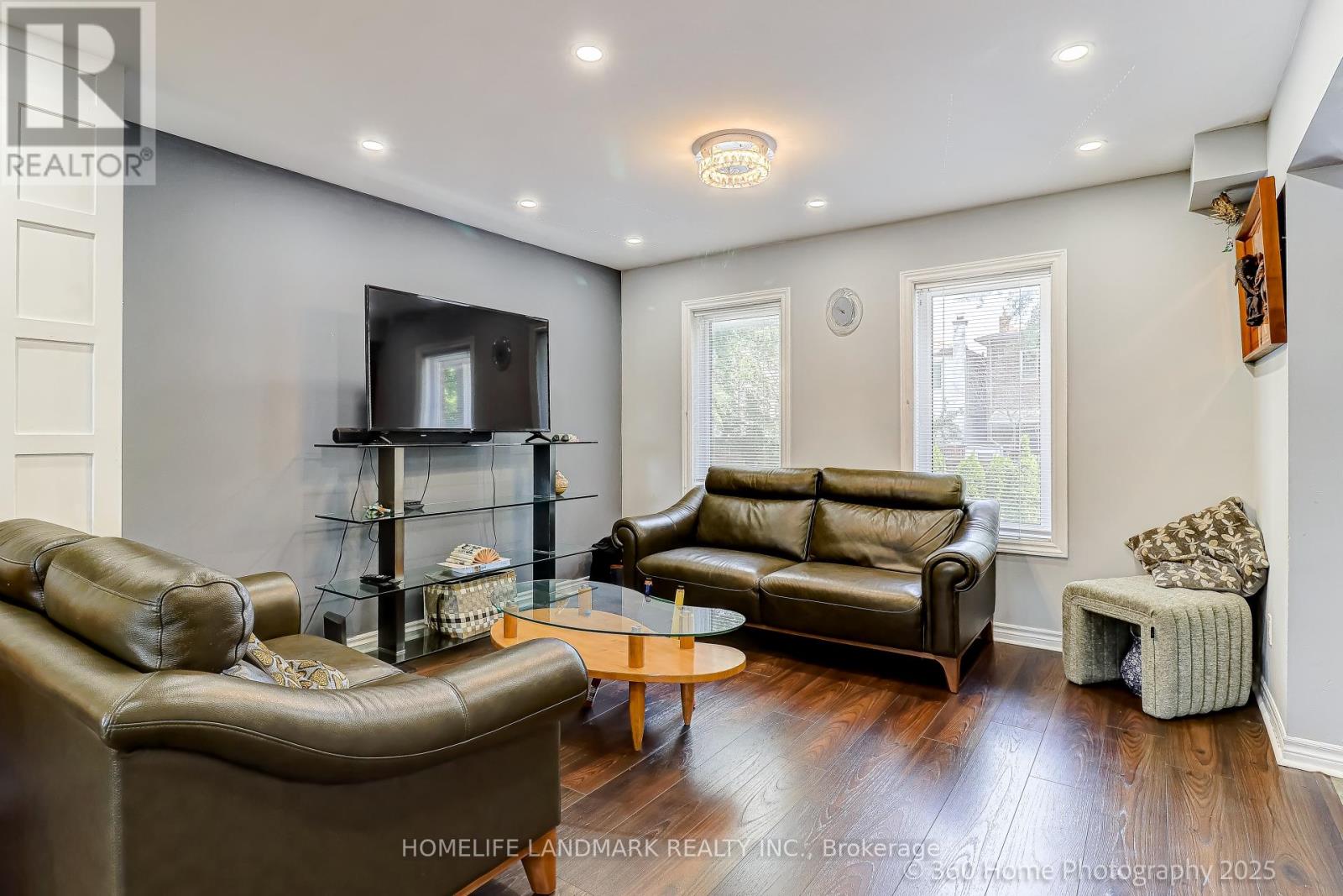 Photo 3 of 3 361 Birchmount Road, Toronto ON