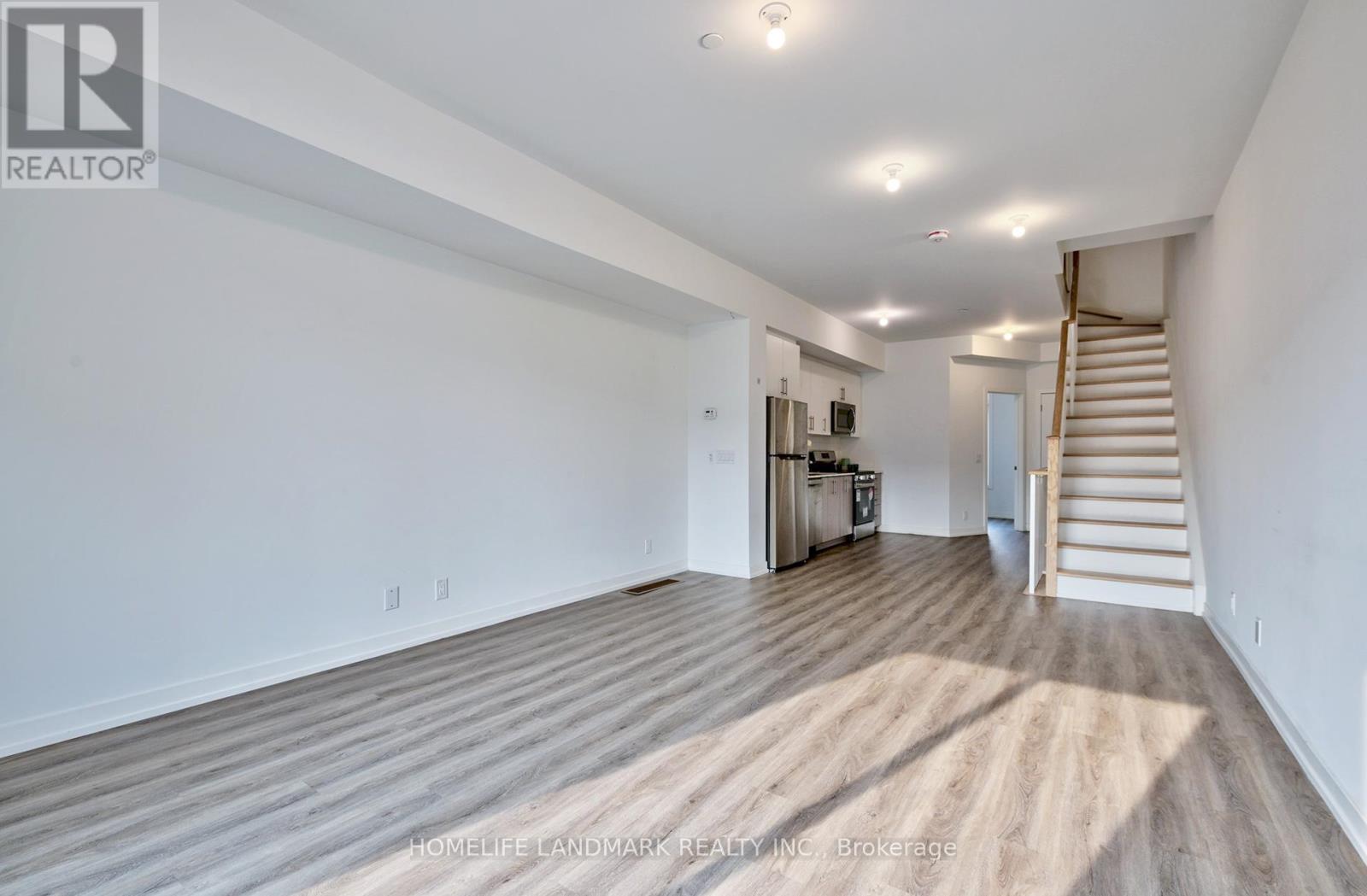 Photo 10 of 30 Case Ootes Drive, Toronto ON