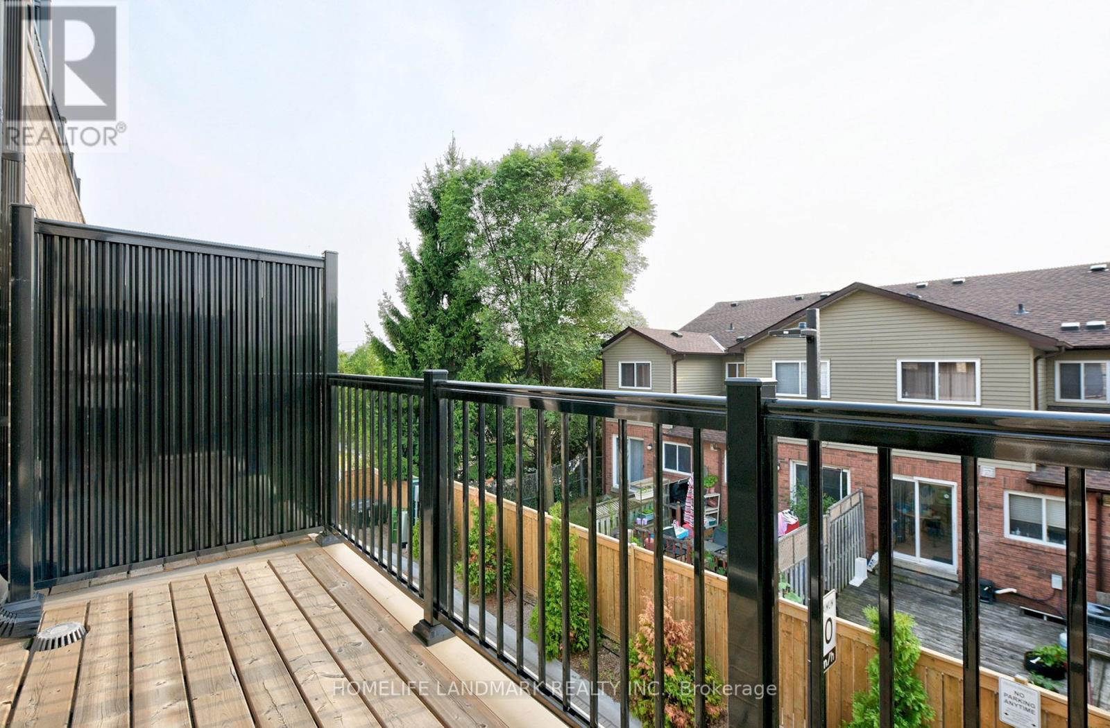 Photo 12 of 30 Case Ootes Drive, Toronto ON