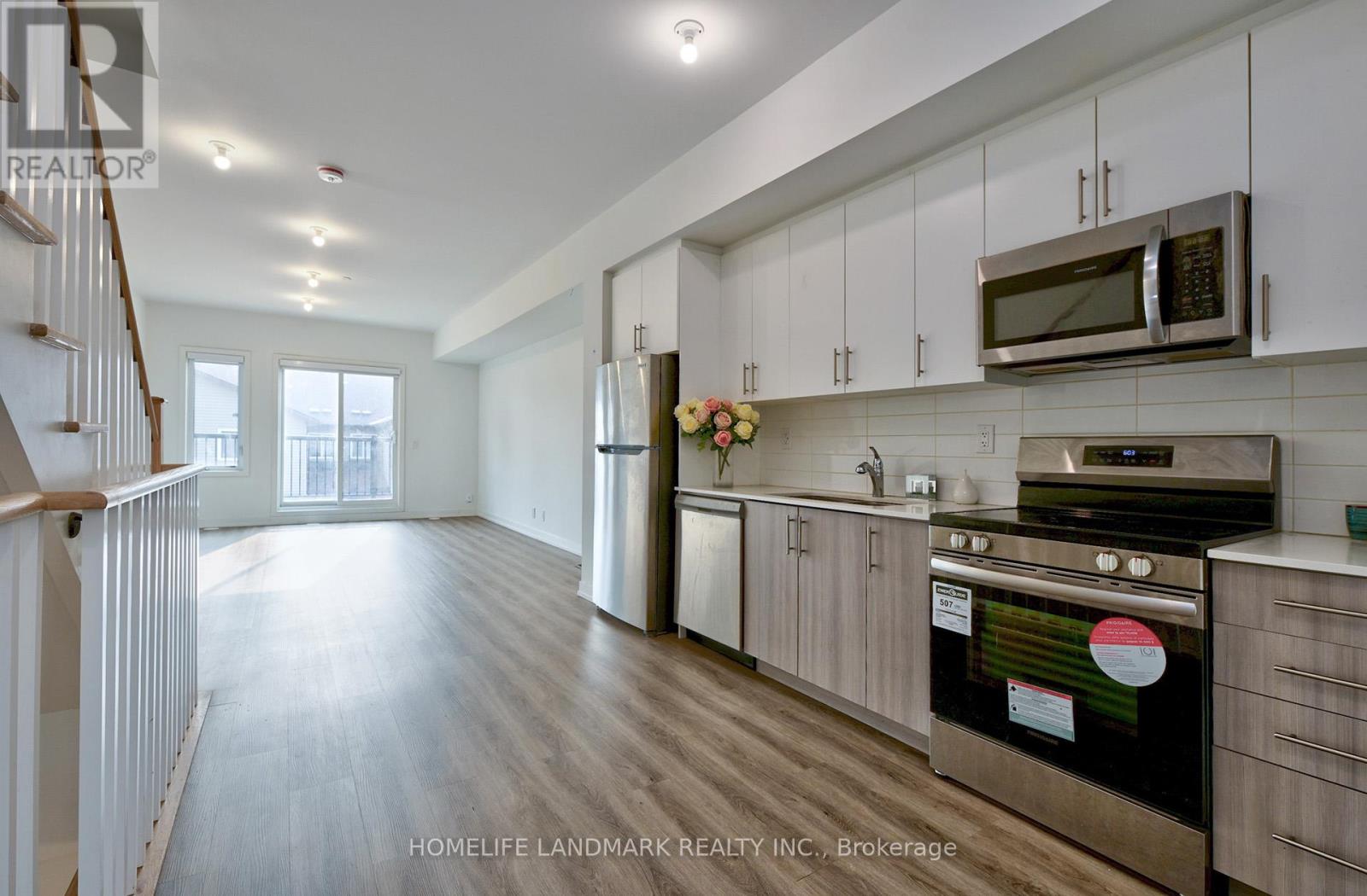 Photo 7 of 30 Case Ootes Drive, Toronto ON