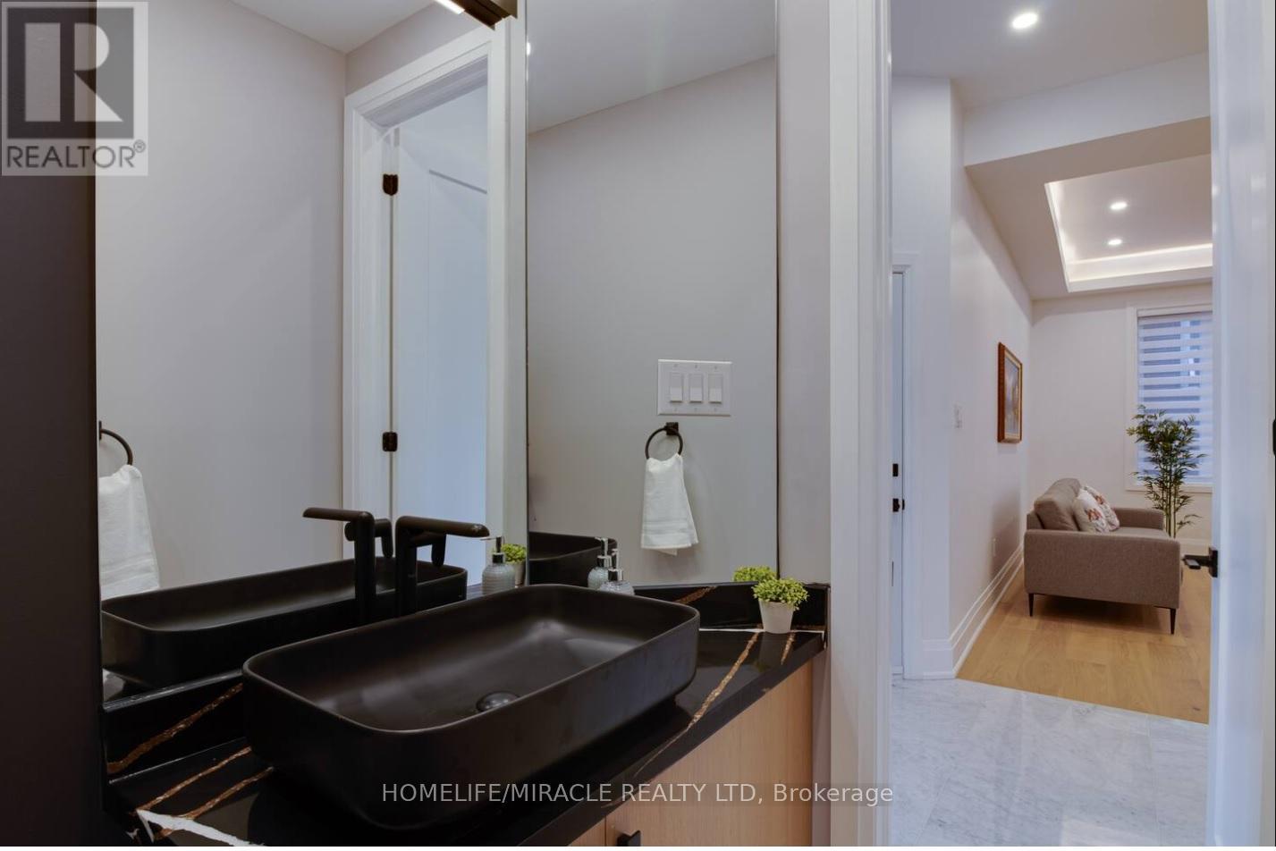 Photo 16 of 10 Stamford Square S, Toronto ON