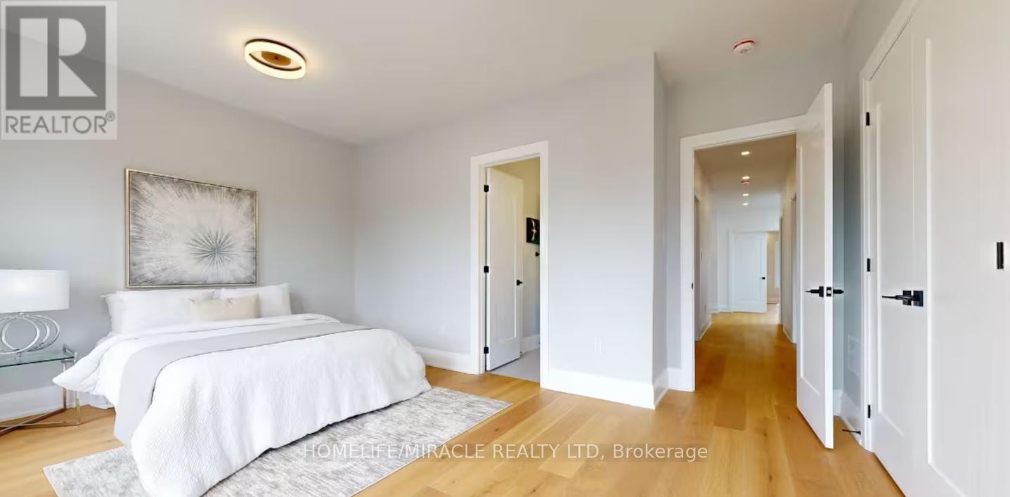 Photo 22 of 10 Stamford Square S, Toronto ON