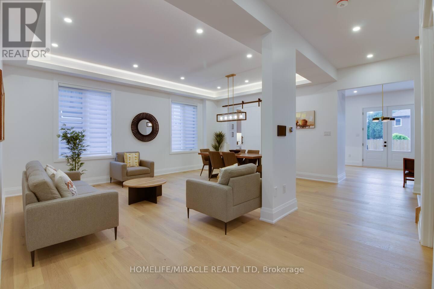 Photo 15 of 10 Stamford Square S, Toronto ON
