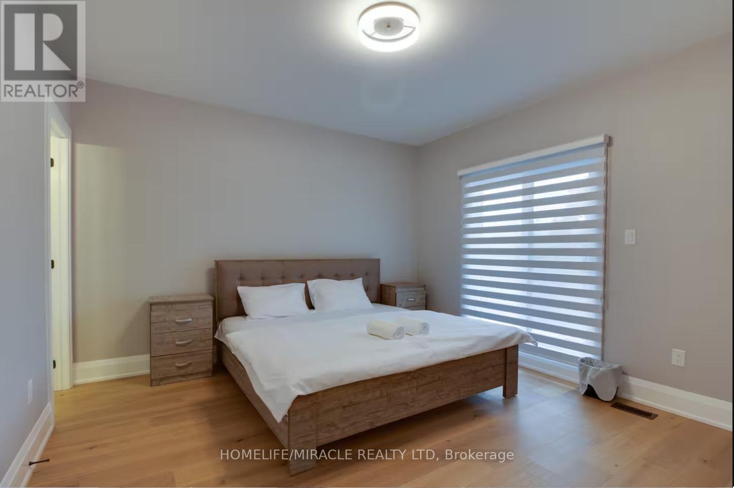 Photo 29 of 10 Stamford Square S, Toronto ON