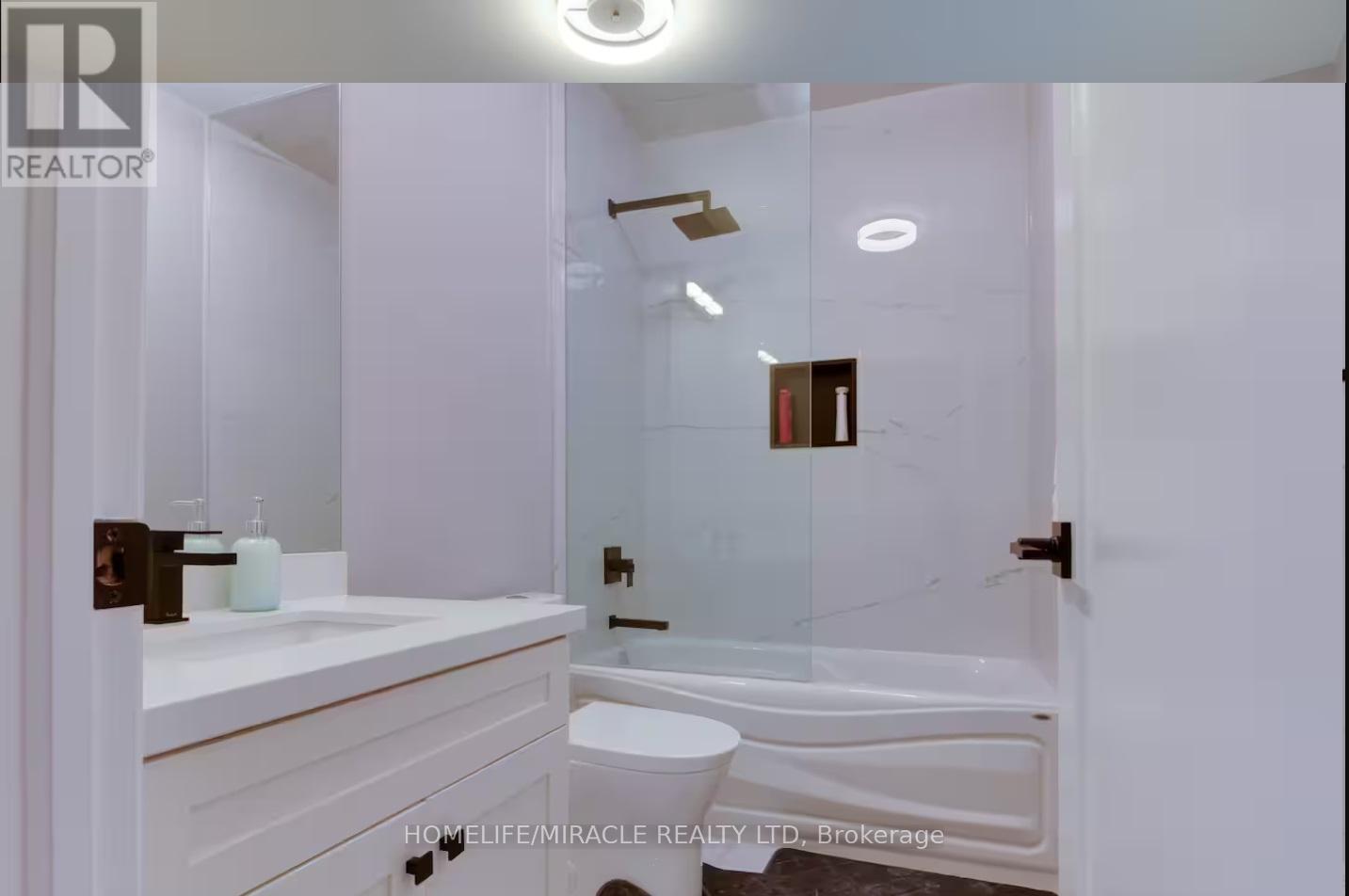 Photo 18 of 10 Stamford Square S, Toronto ON