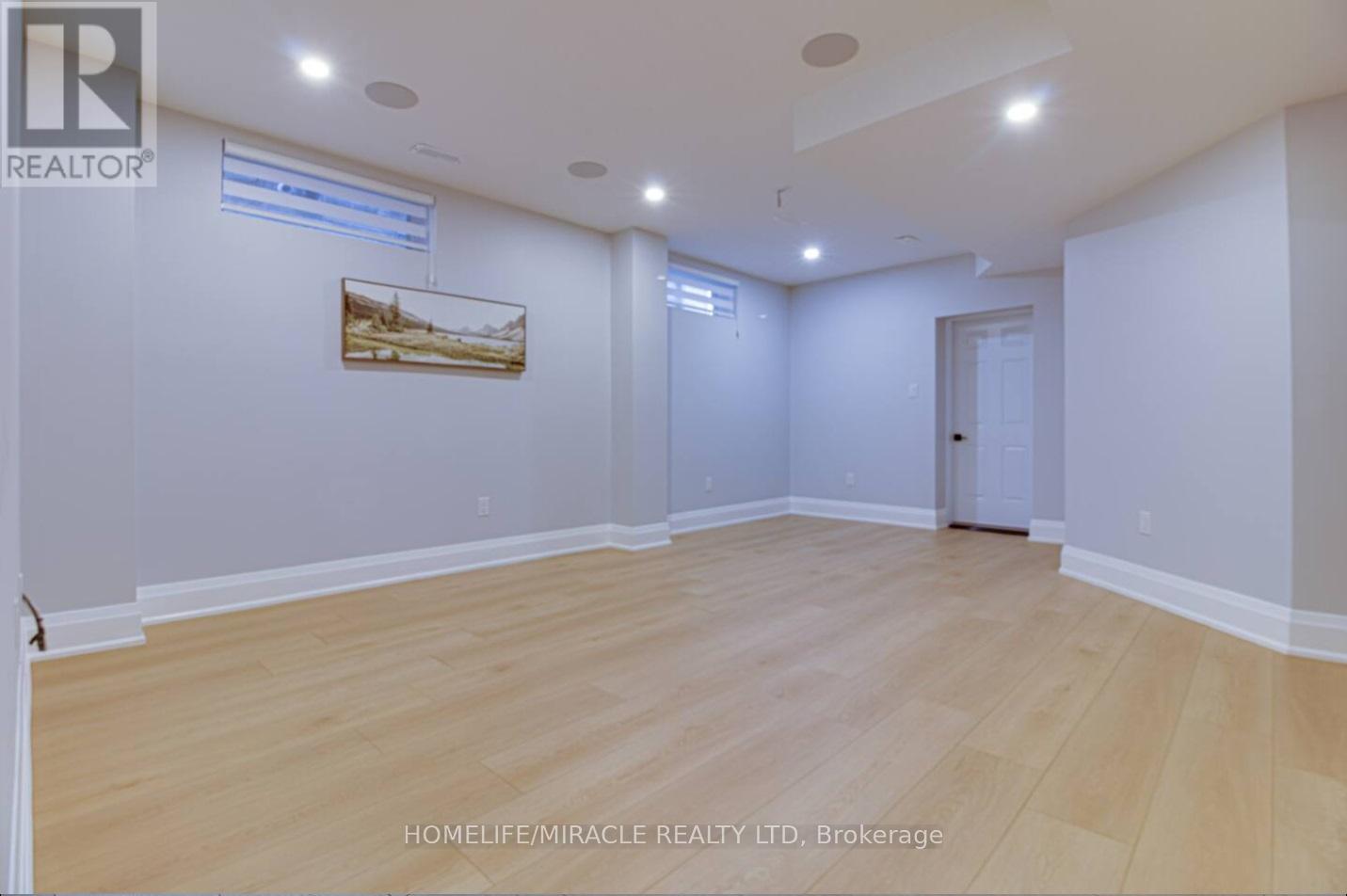 Photo 38 of 10 Stamford Square S, Toronto ON