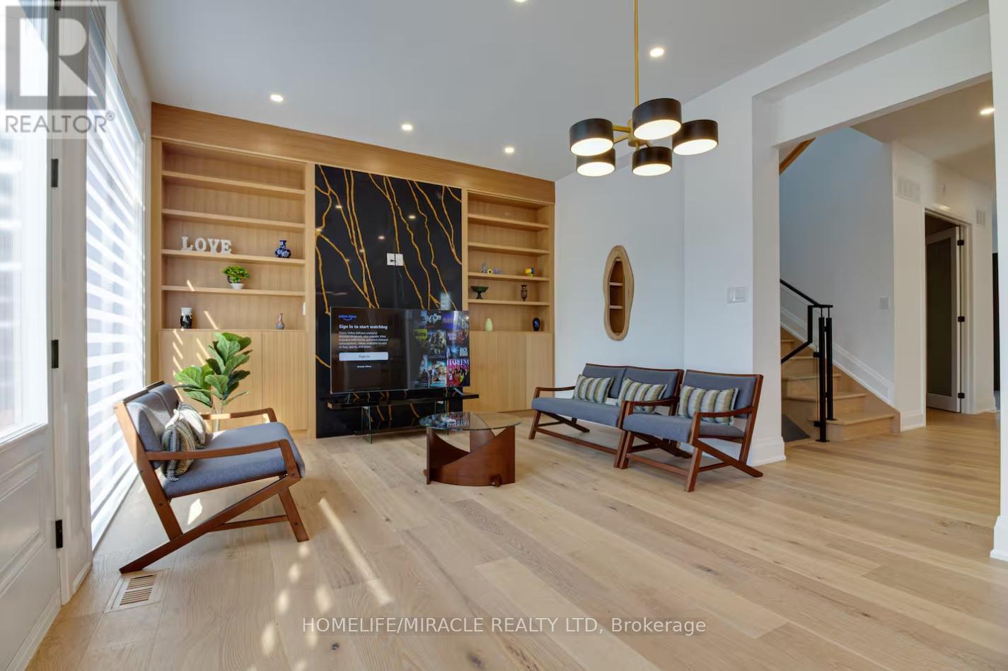 Photo 30 of 10 Stamford Square S, Toronto ON