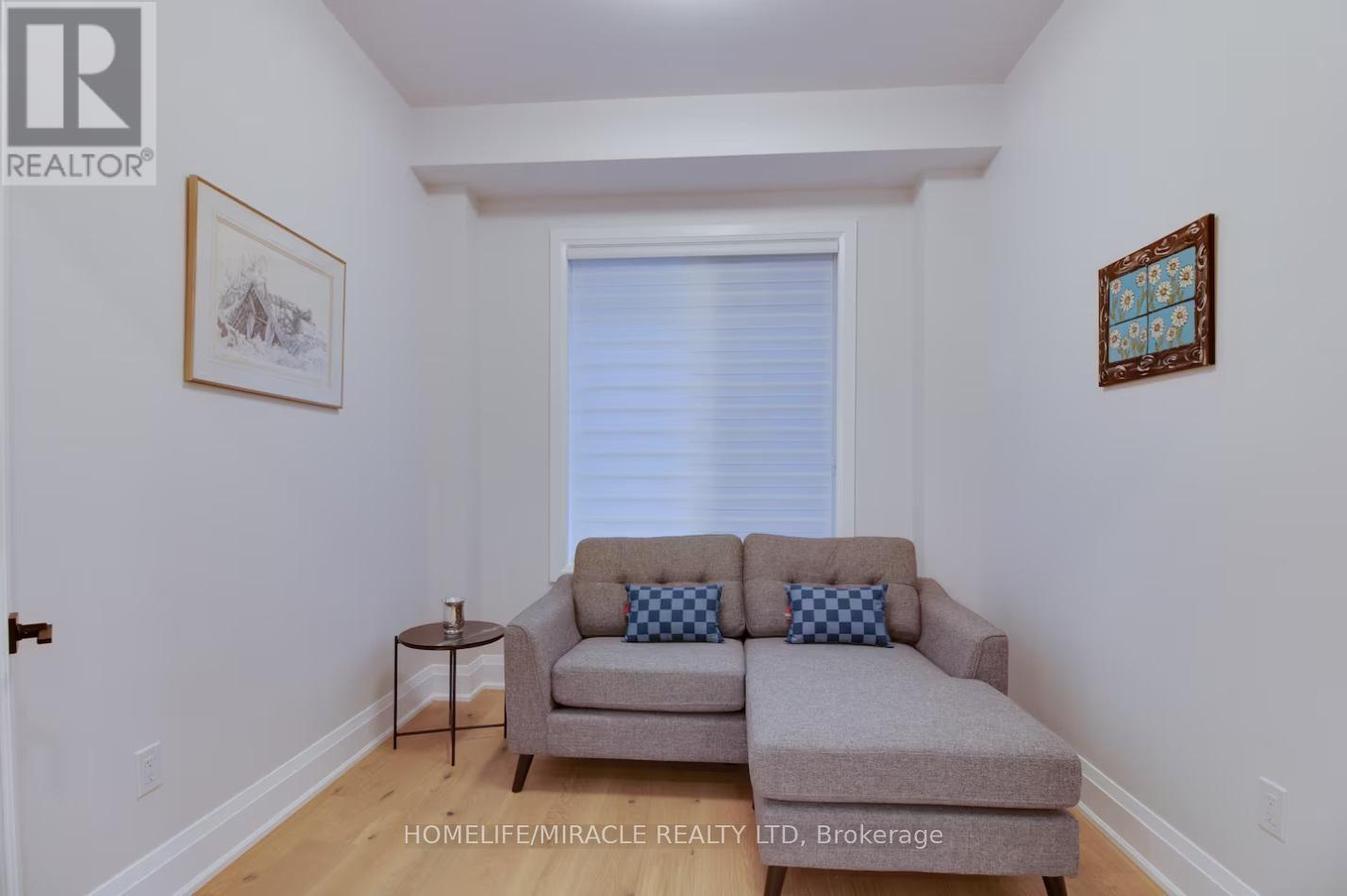 Photo 34 of 10 Stamford Square S, Toronto ON