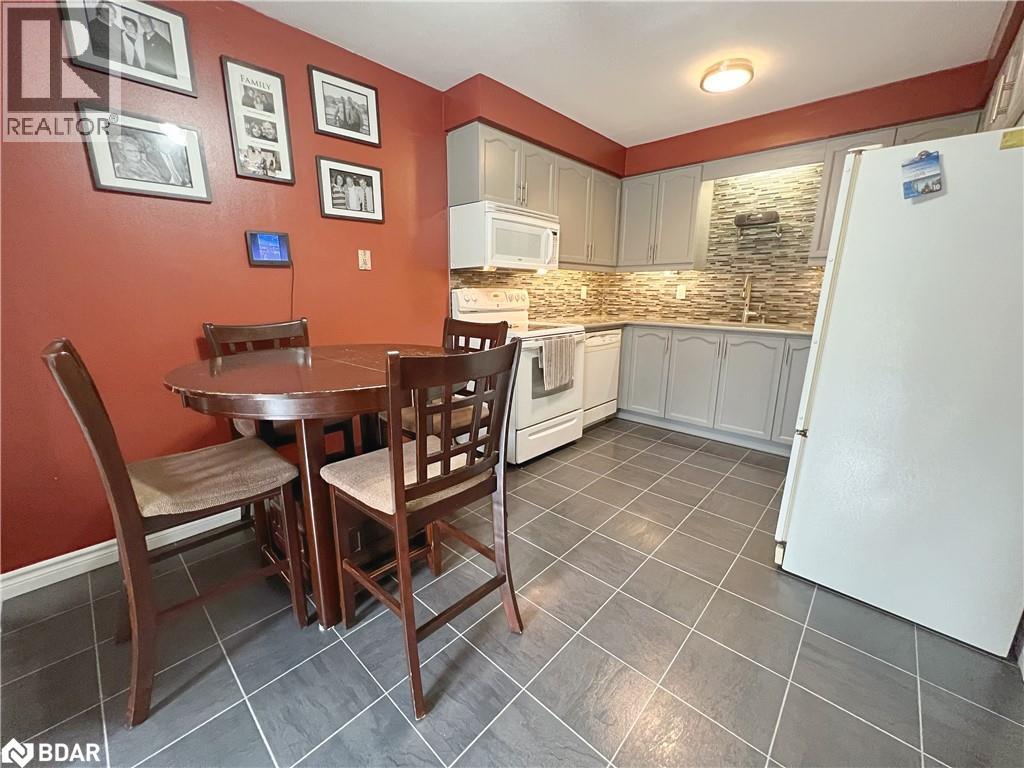 Photo 18 of 1 Potter Crescent, Tottenham ON