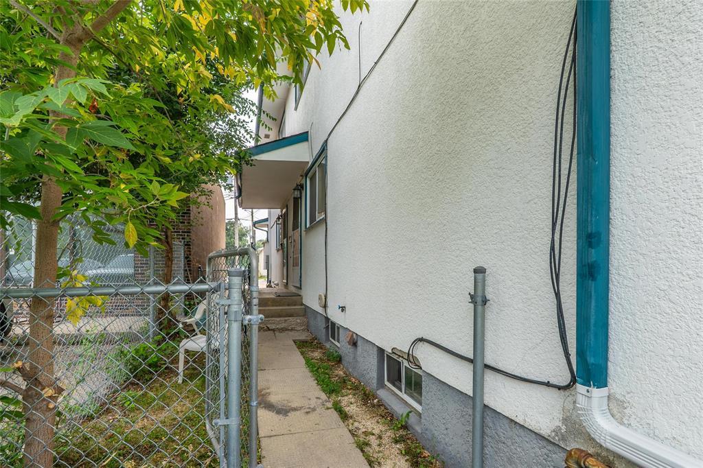 Photo 5 of 362 St Annes Road, Winnipeg MB