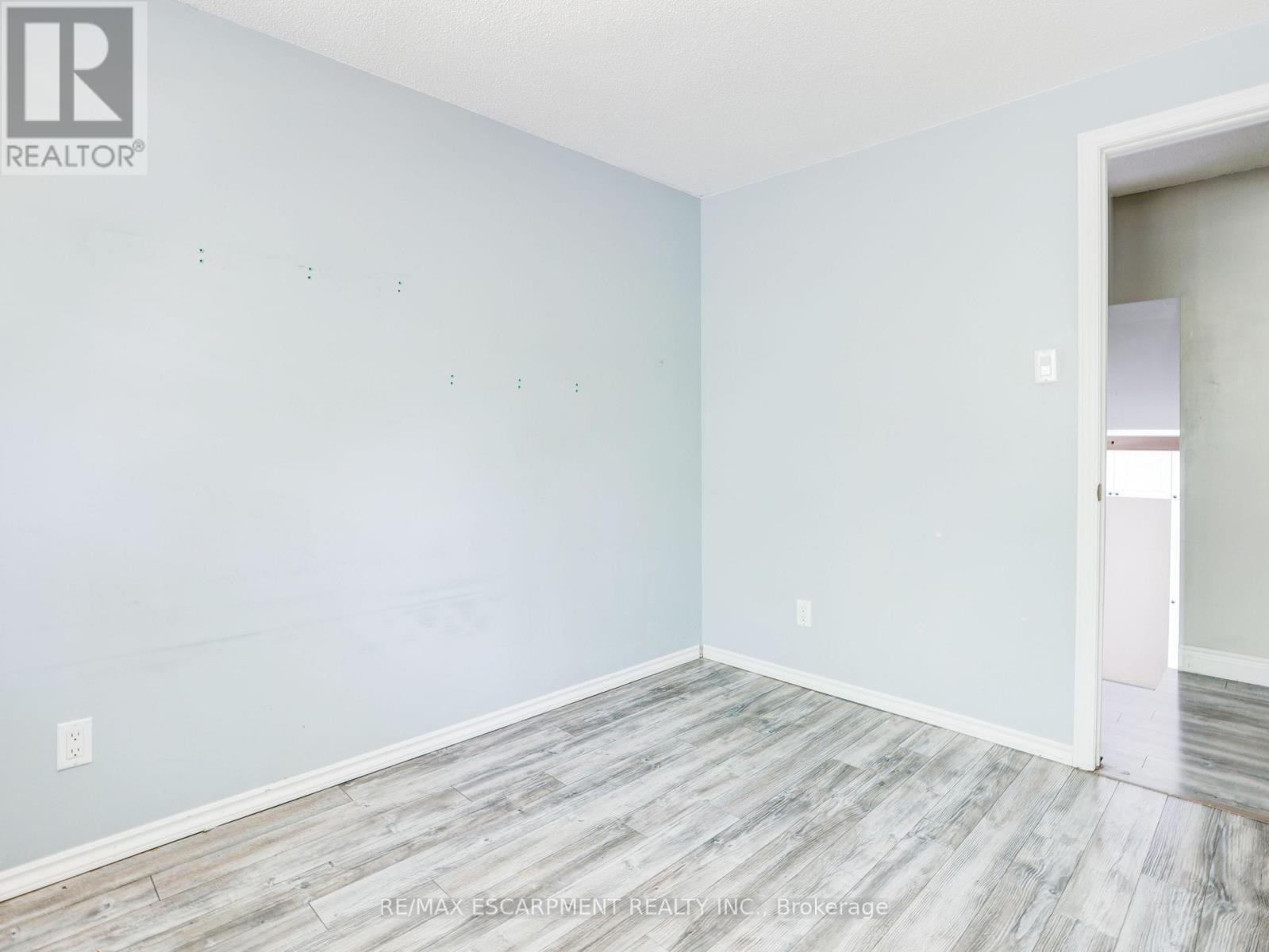 Photo 35 of 169 Pinedale Drive, Kitchener ON