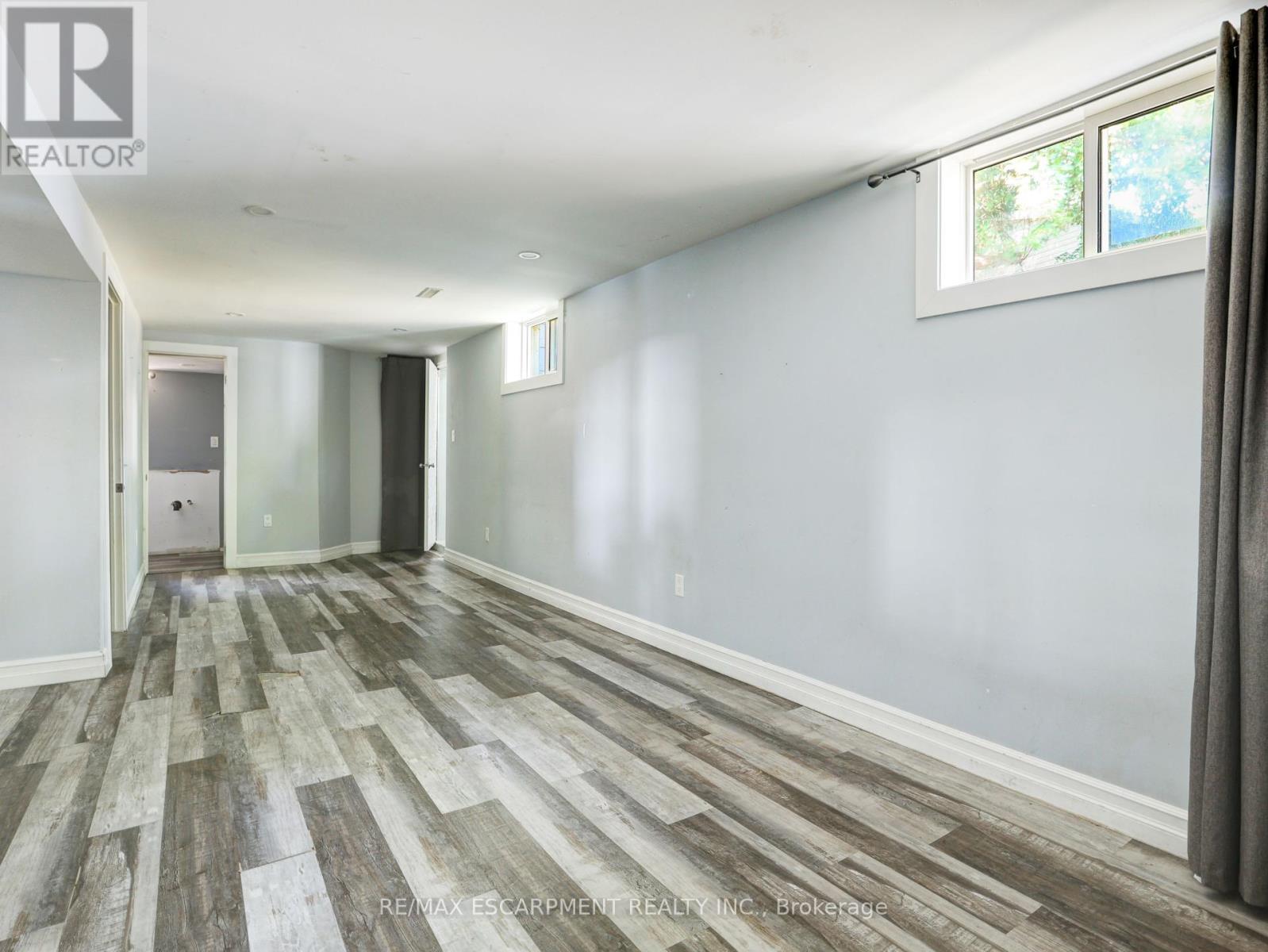 Photo 8 of 169 Pinedale Drive, Kitchener ON