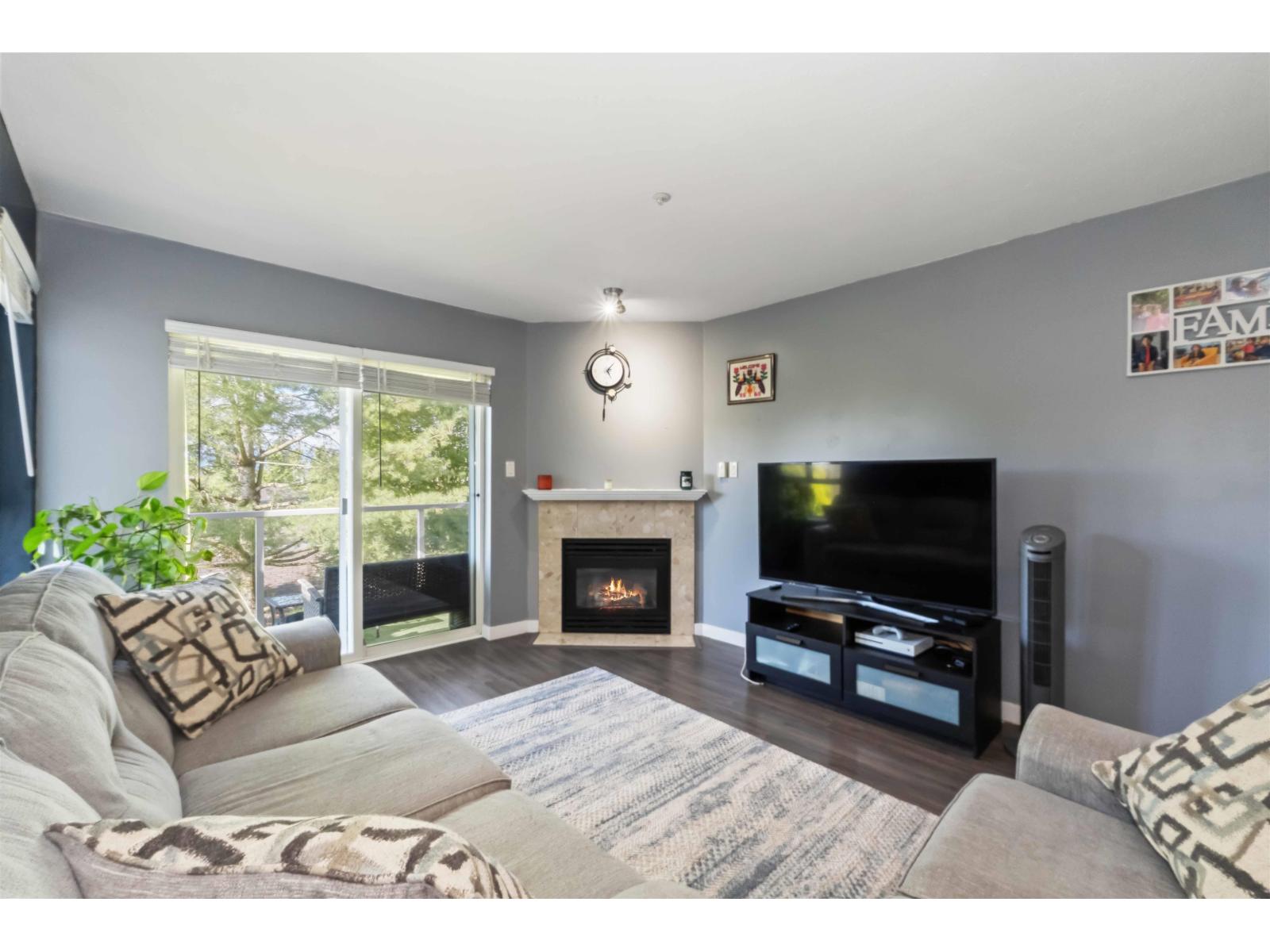 Photo 14 of 405 15885 84 Avenue, Surrey BC