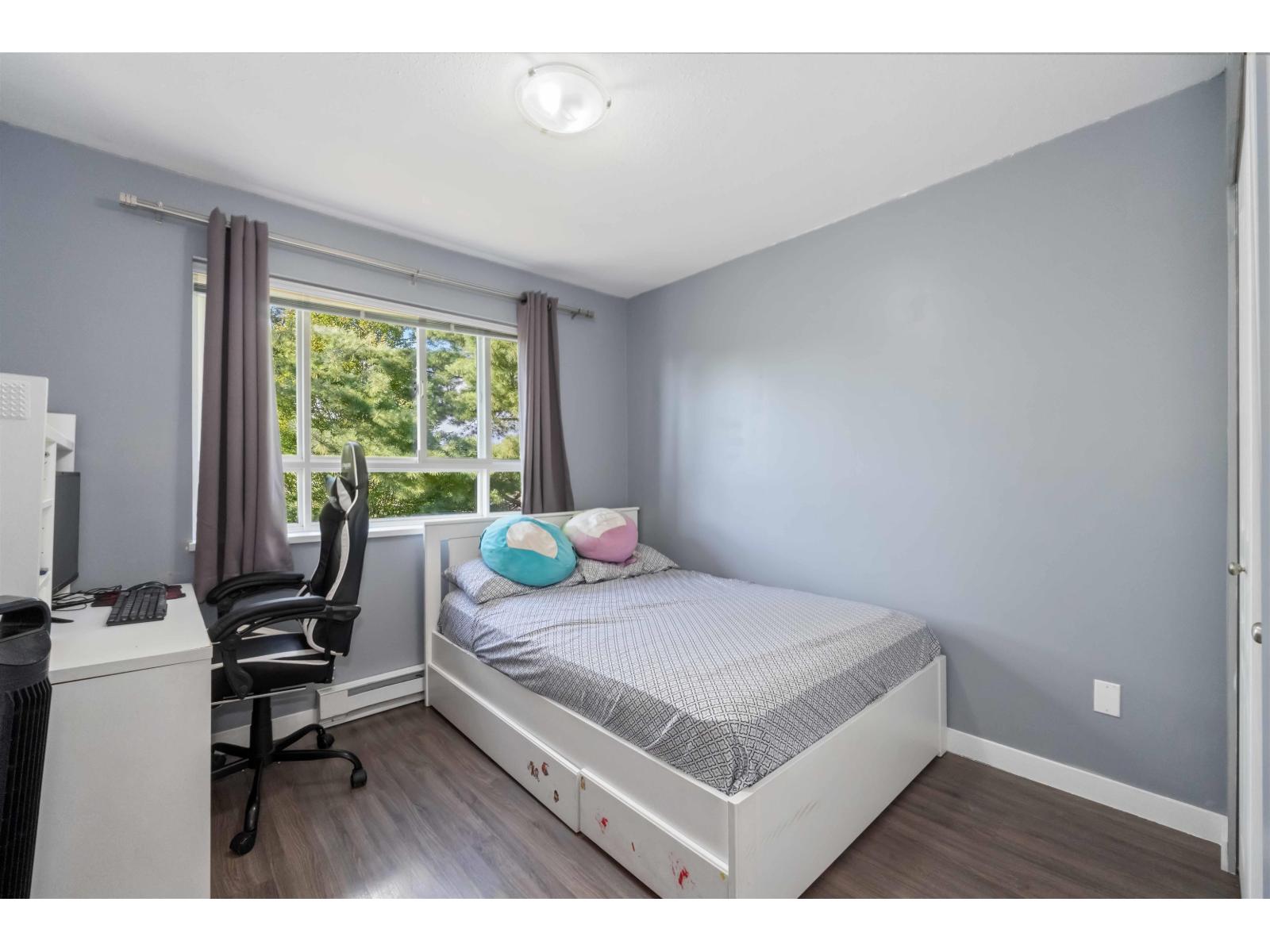 Photo 8 of 405 15885 84 Avenue, Surrey BC