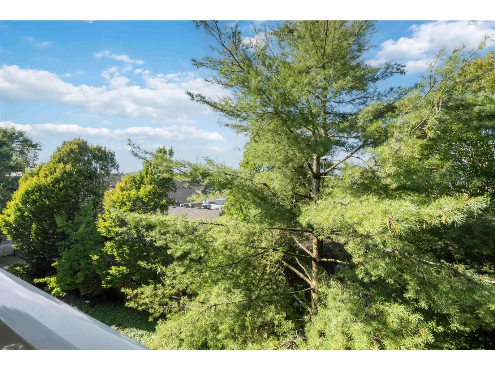 Photo 9 of 405 15885 84 Avenue, Surrey BC