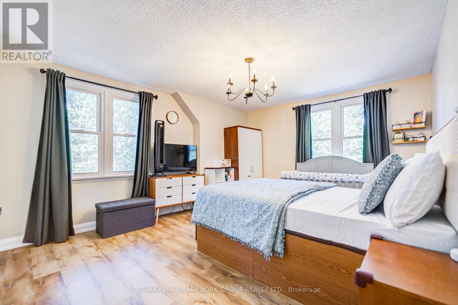 Photo 3 of 26 Gregory Street, Brampton ON