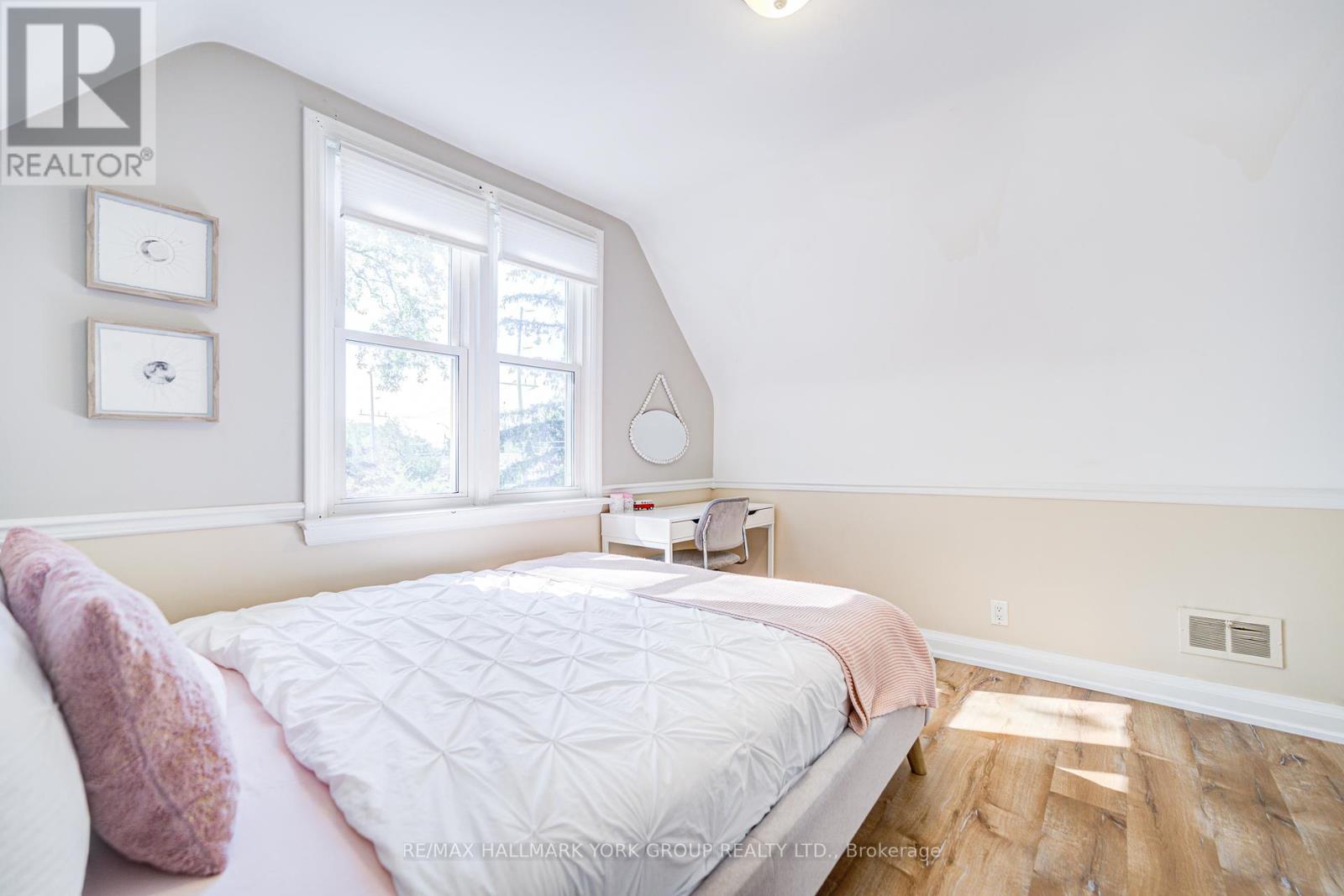 Photo 14 of 26 Gregory Street, Brampton ON