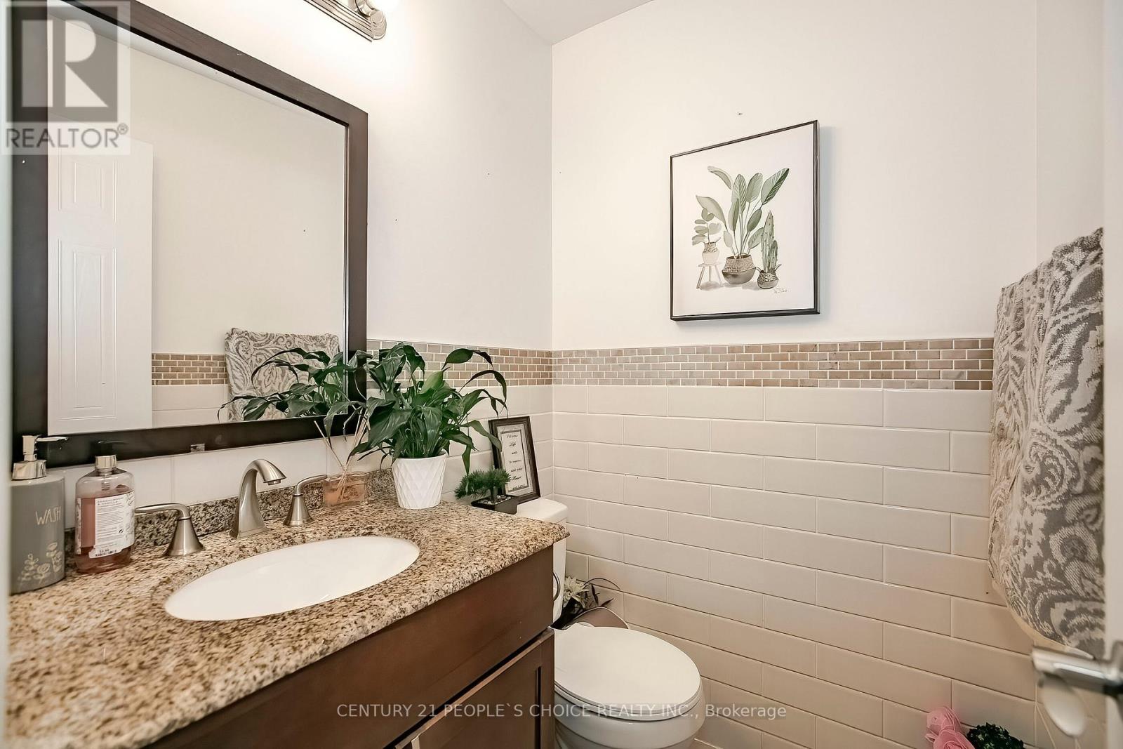 Photo 15 of 24 Vivians Crescent, Brampton ON