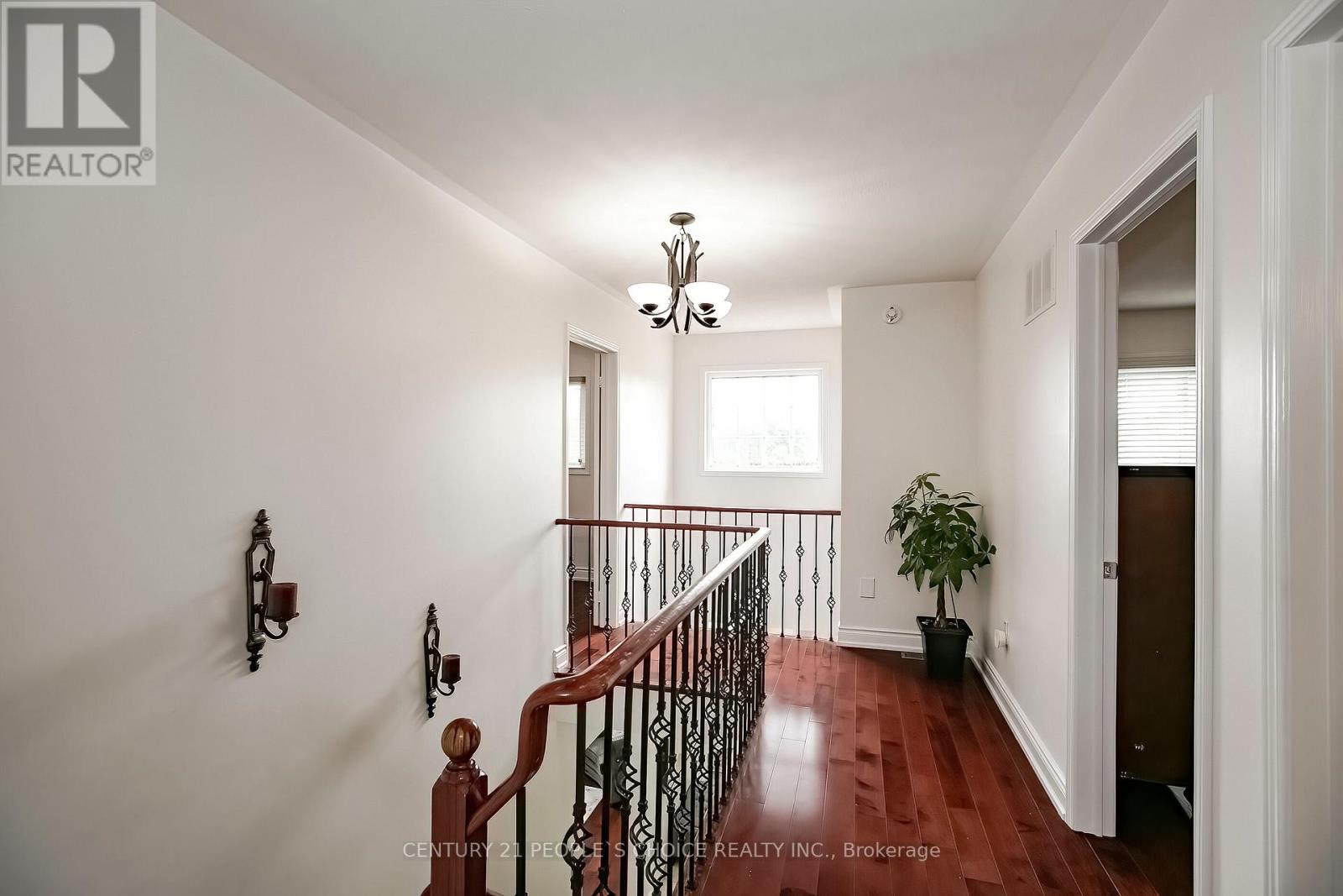 Photo 19 of 24 Vivians Crescent, Brampton ON