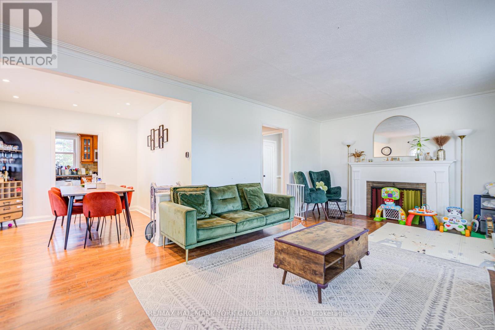 Photo 17 of 26 Gregory Street, Brampton ON