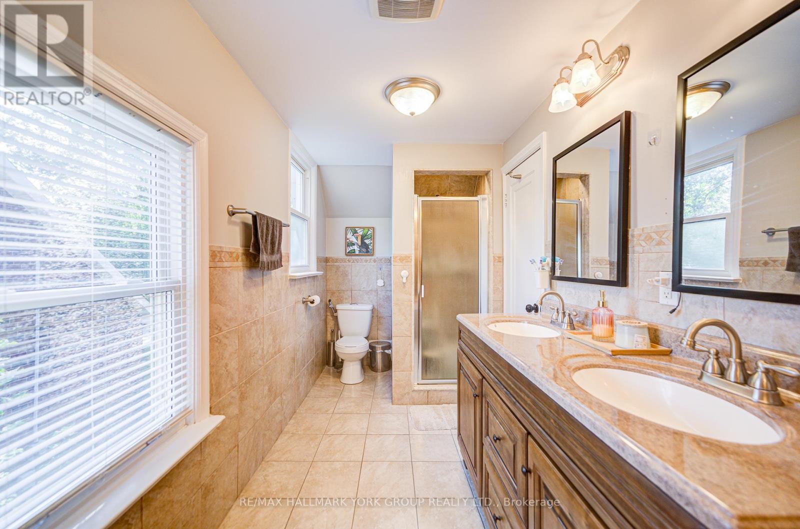 Photo 15 of 26 Gregory Street, Brampton ON