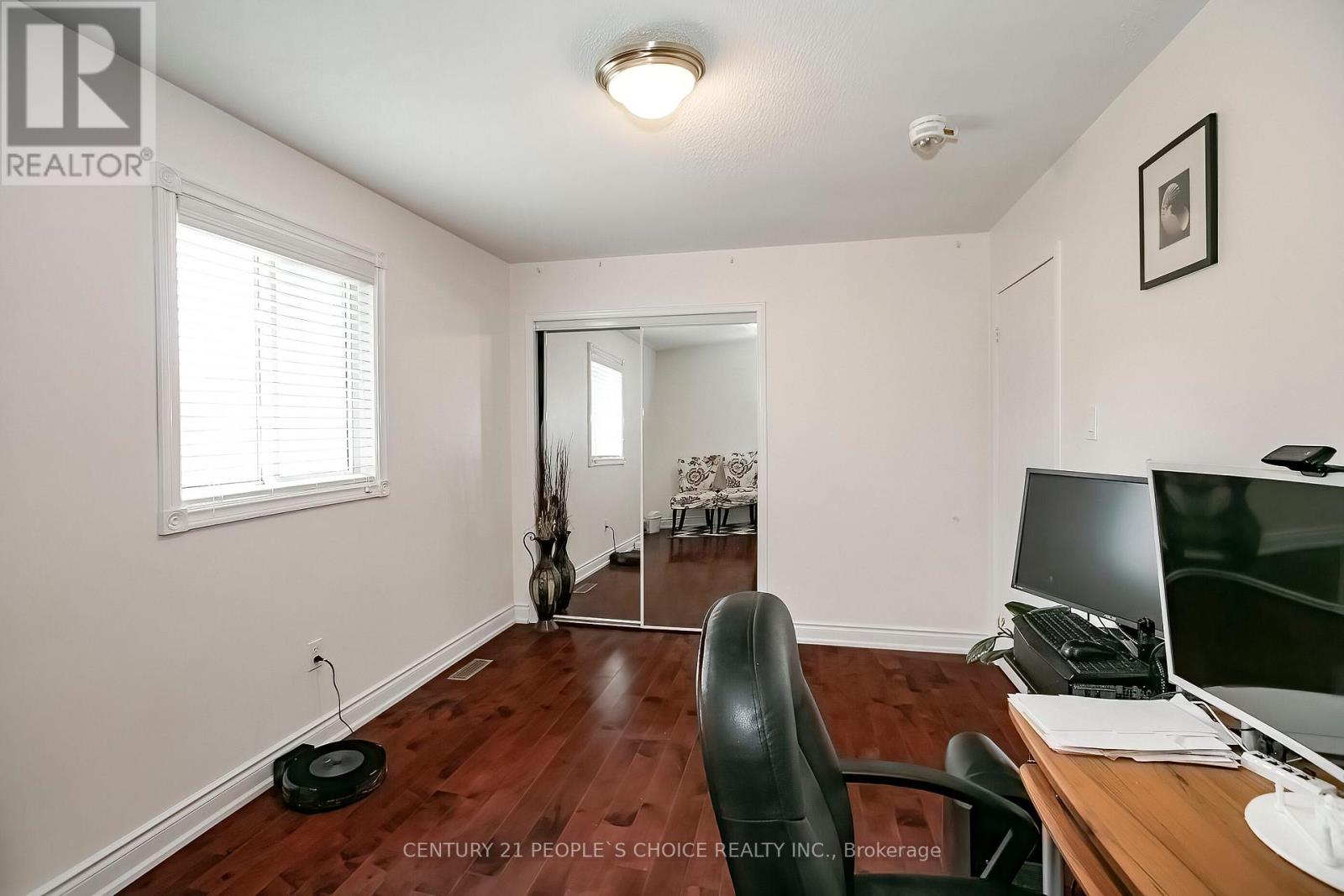 Photo 29 of 24 Vivians Crescent, Brampton ON