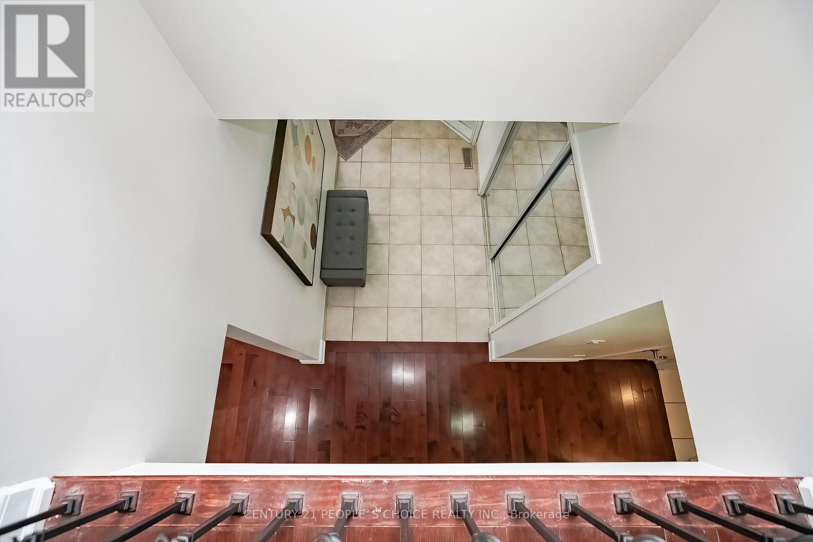 Photo 20 of 24 Vivians Crescent, Brampton ON