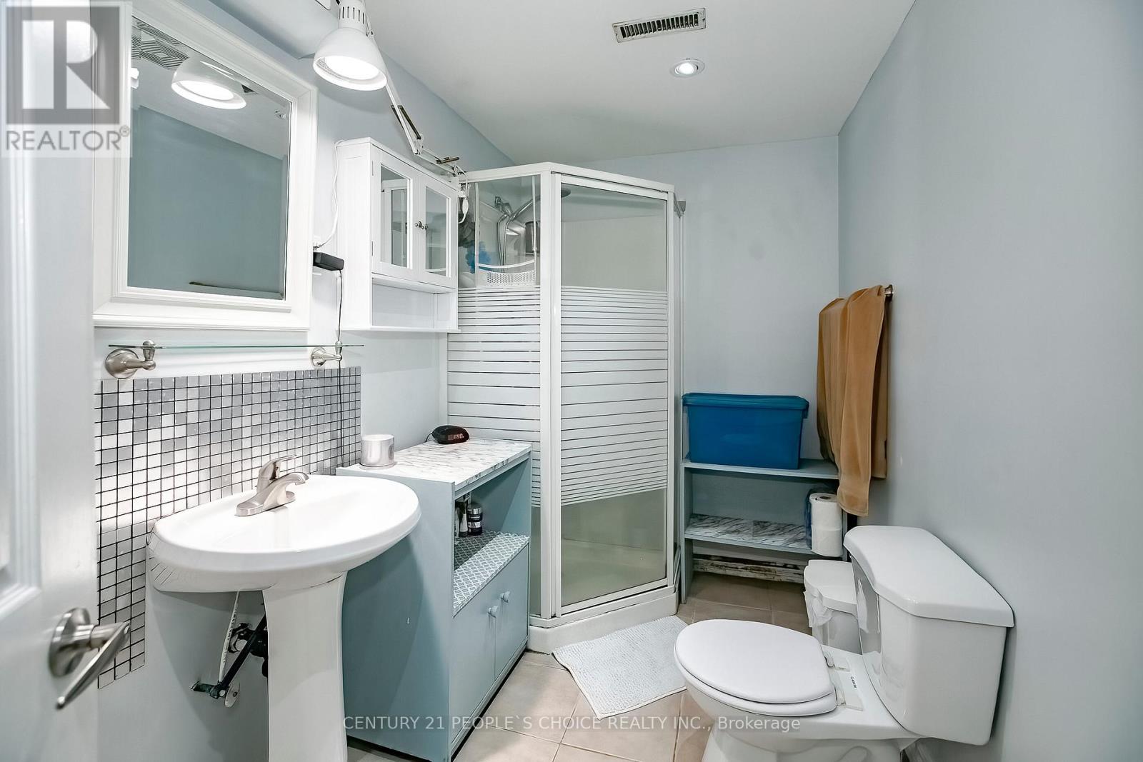 Photo 43 of 24 Vivians Crescent, Brampton ON