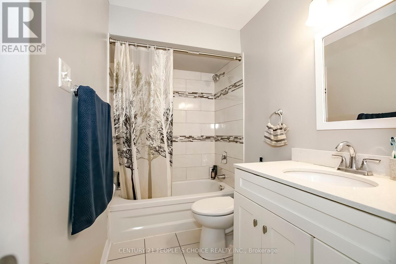 Photo 26 of 24 Vivians Crescent, Brampton ON