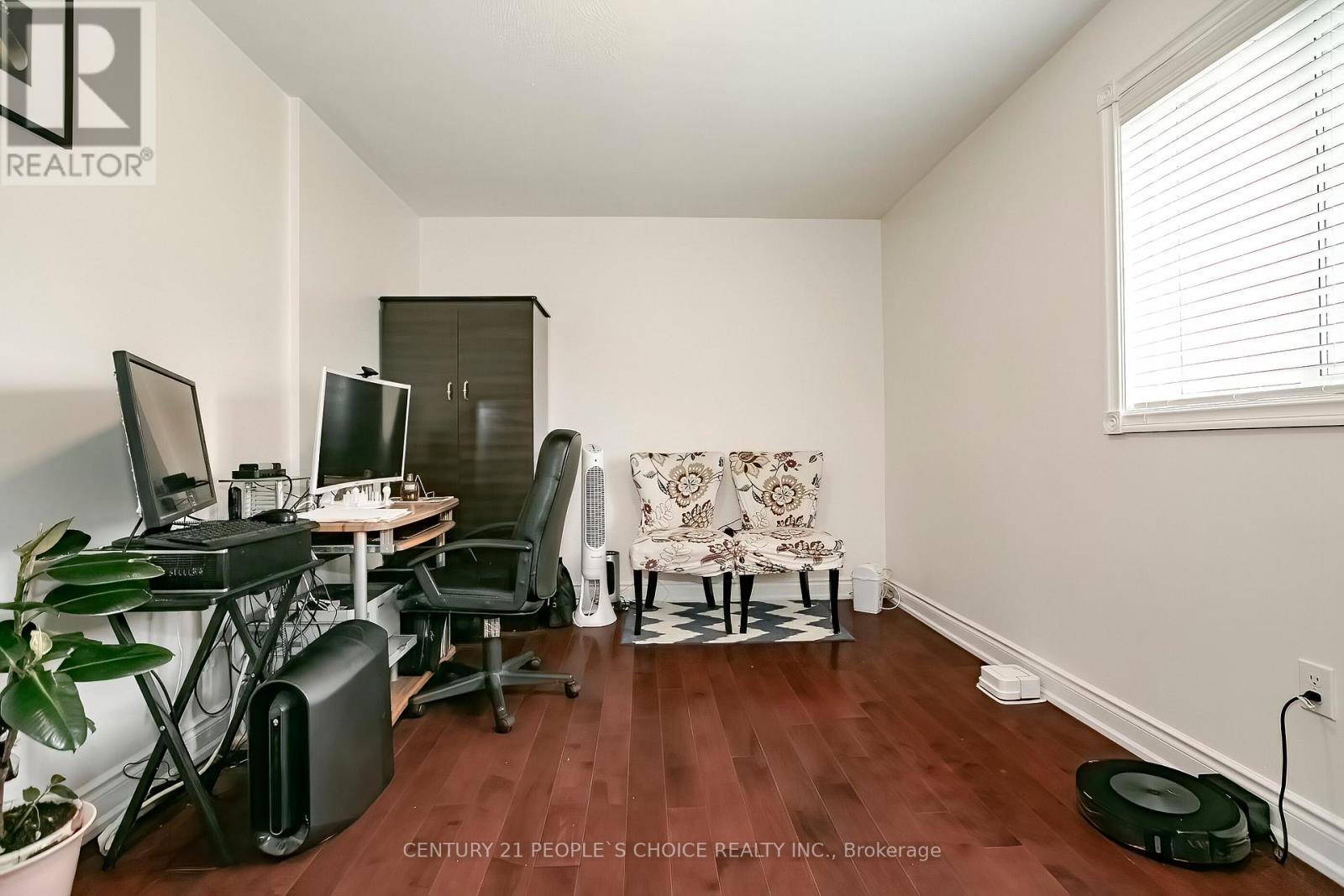 Photo 28 of 24 Vivians Crescent, Brampton ON