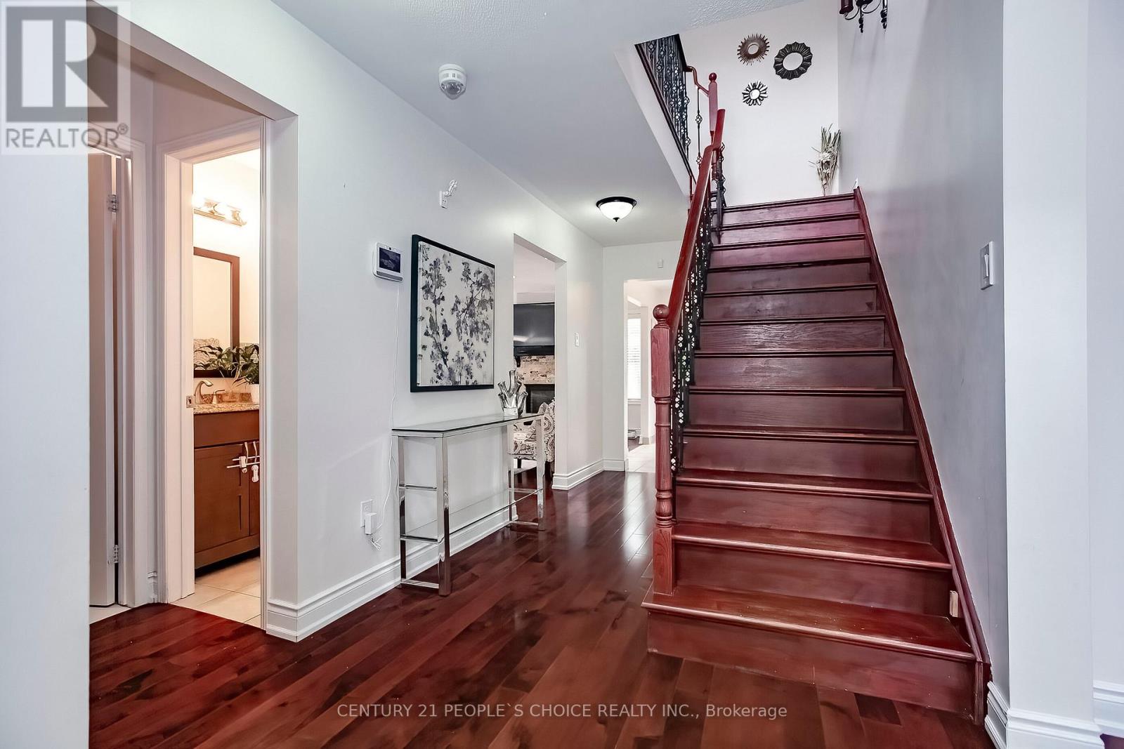Photo 6 of 24 Vivians Crescent, Brampton ON
