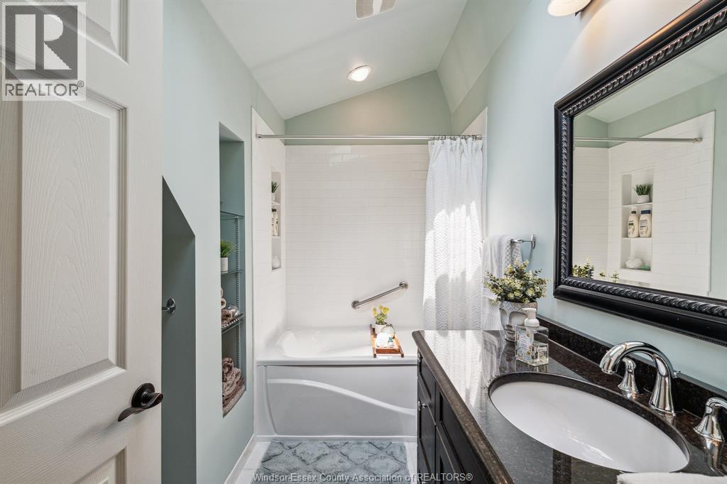 Photo 31 of 1171 Heritage, Kingsville ON