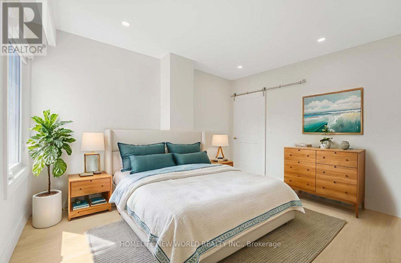 Photo 8 of 137 Gladstone Avenue, Toronto ON
