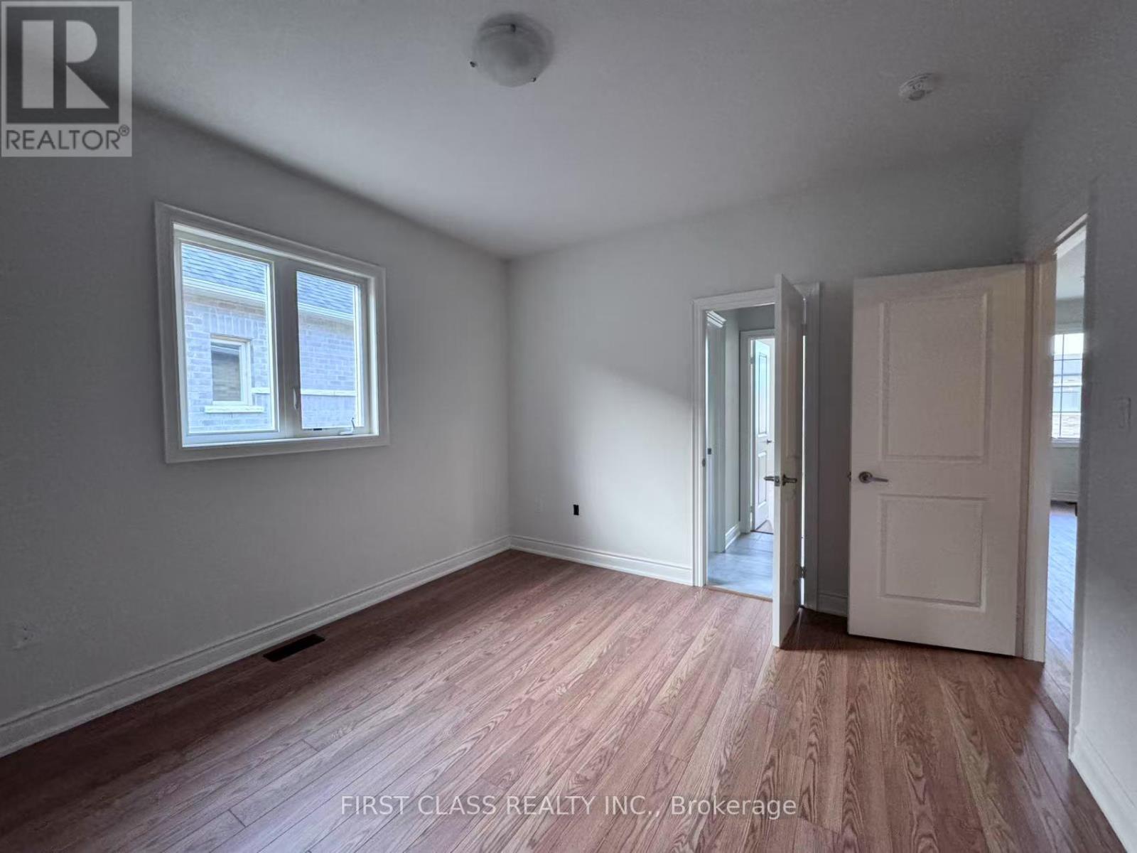 Photo 17 of 40 Boccella Crescent, Richmond Hill ON