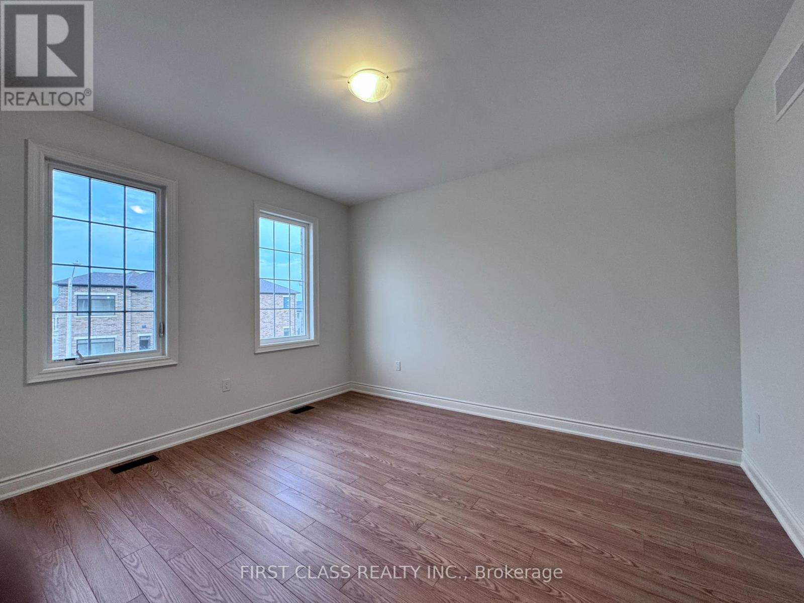 Photo 16 of 40 Boccella Crescent, Richmond Hill ON