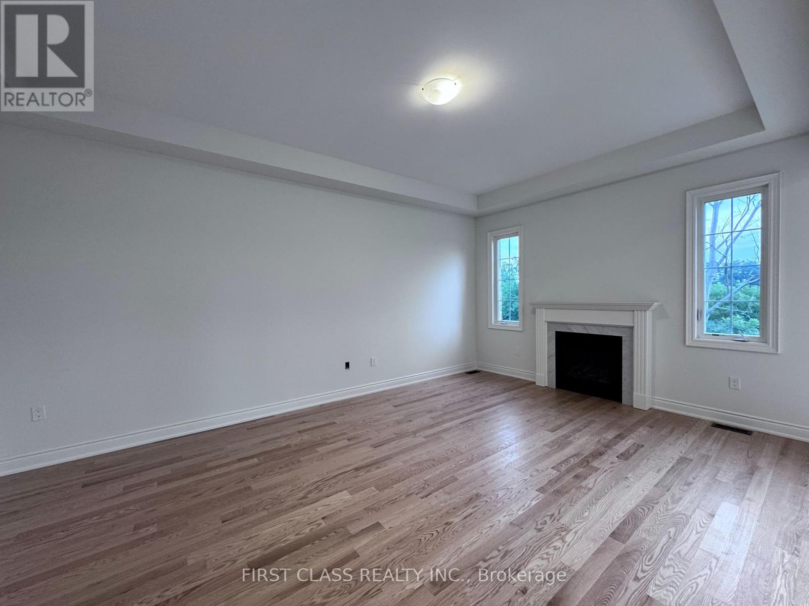 Photo 13 of 40 Boccella Crescent, Richmond Hill ON