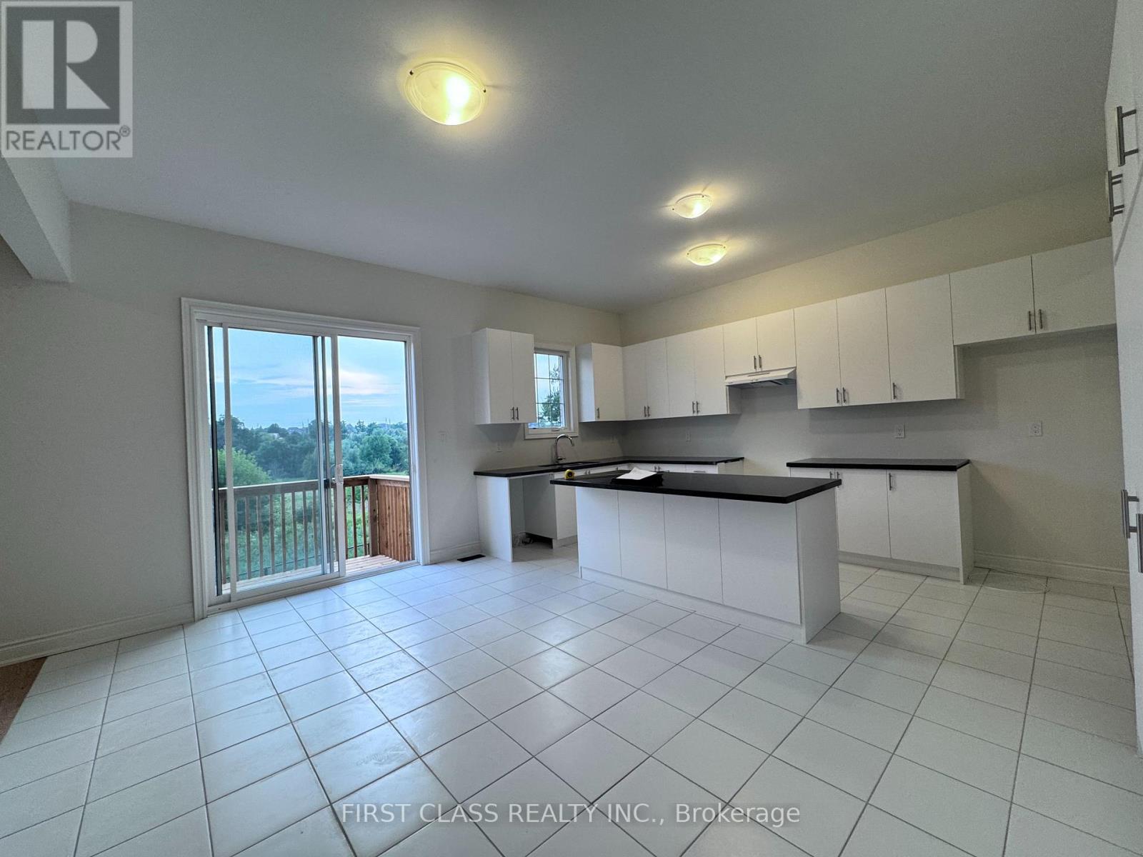 Photo 7 of 40 Boccella Crescent, Richmond Hill ON