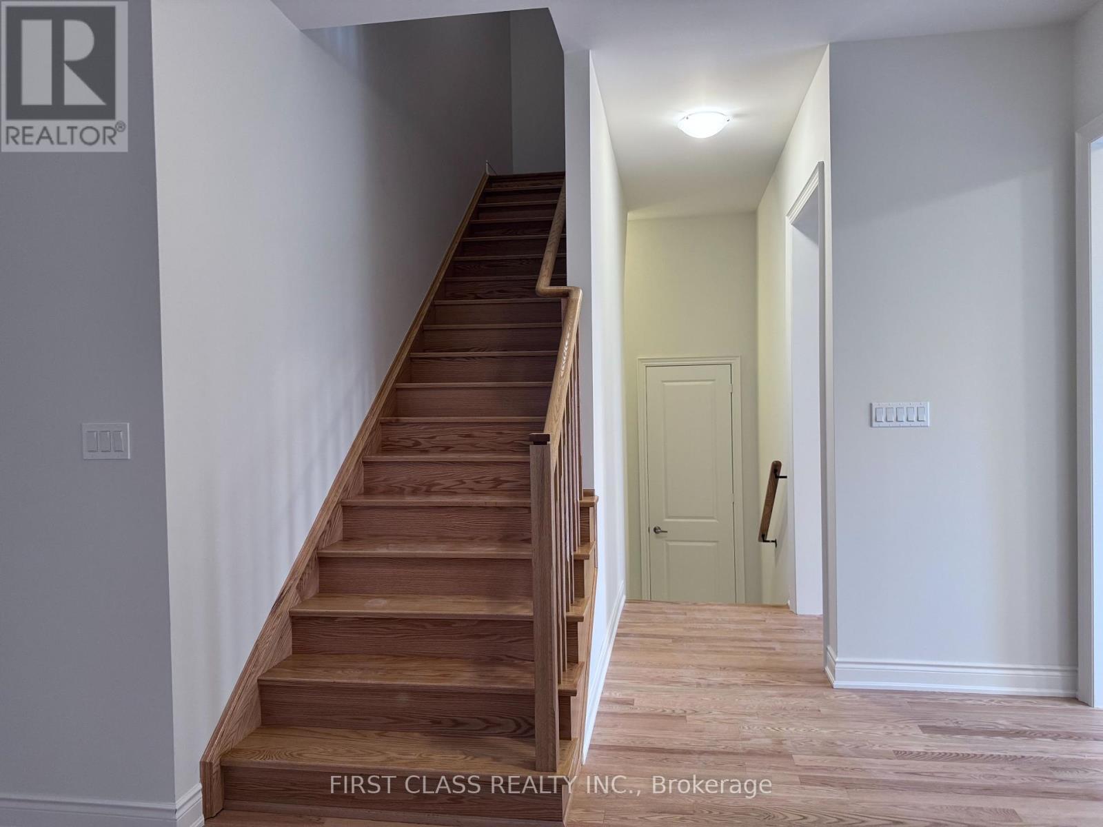 Photo 14 of 40 Boccella Crescent, Richmond Hill ON
